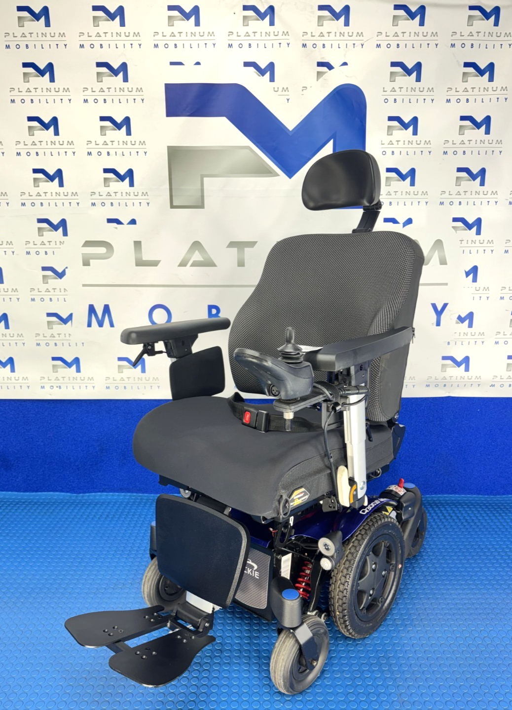 2025 Sunrise Quickie Q300M 6 mph Riser, Tilt, Manual Recline Powerchair 2912