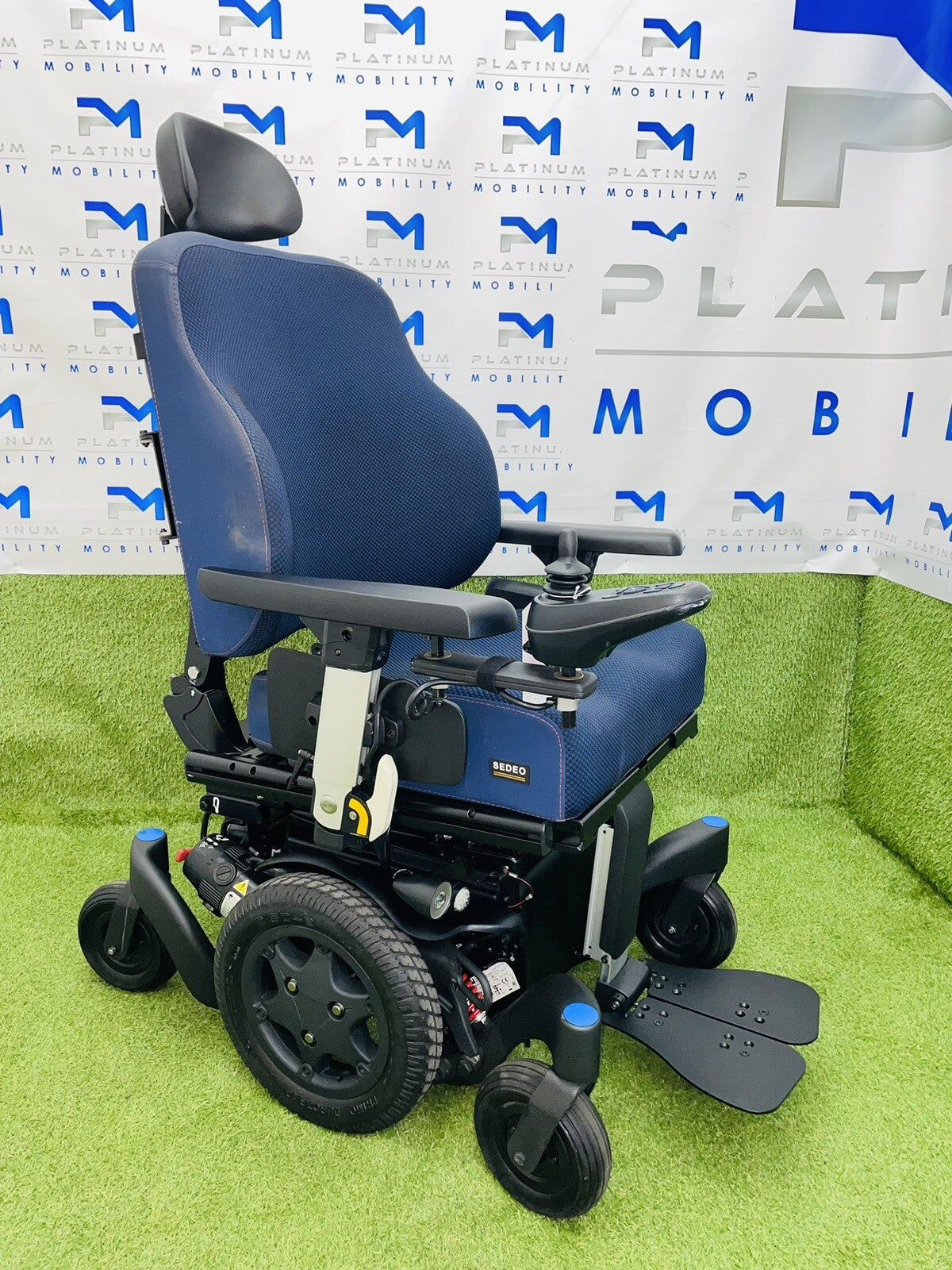 SUNRISE QUICKIE Q500M 6MPH ELECTRIC RISE MOBILITY POWERCHAIR WHEELCHAIR M2 Q6