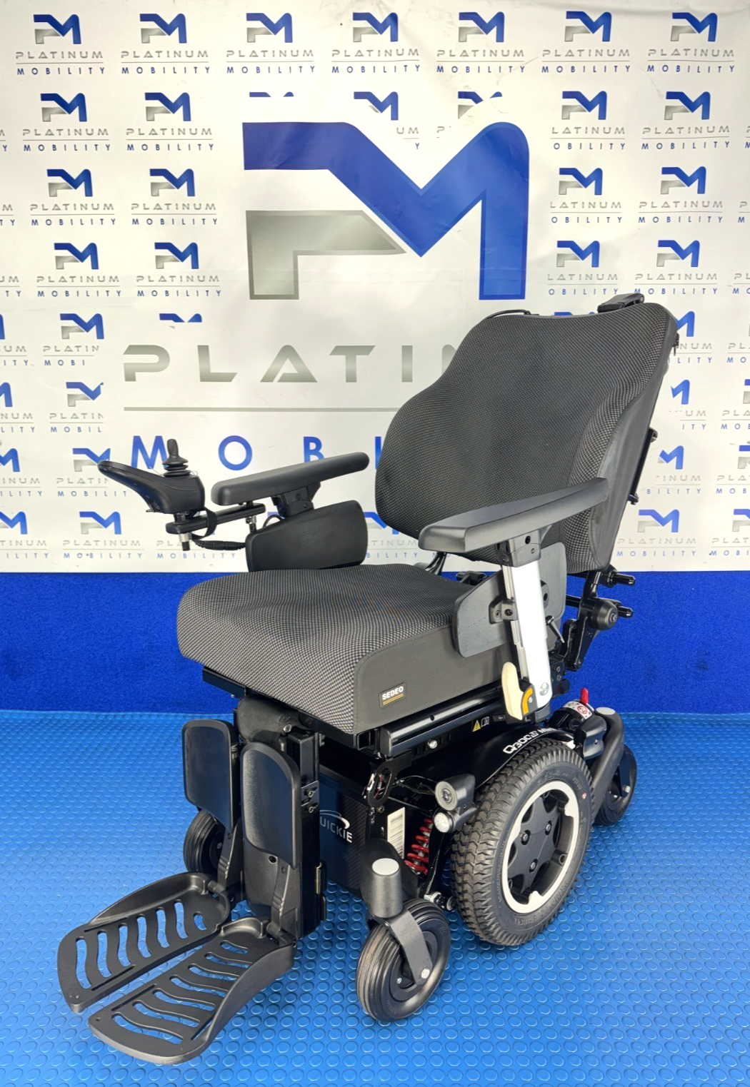 Sunrise Quickie Q300M Powerchair 6 mph Riser, Tilt, Electric Legs, Recline 4129