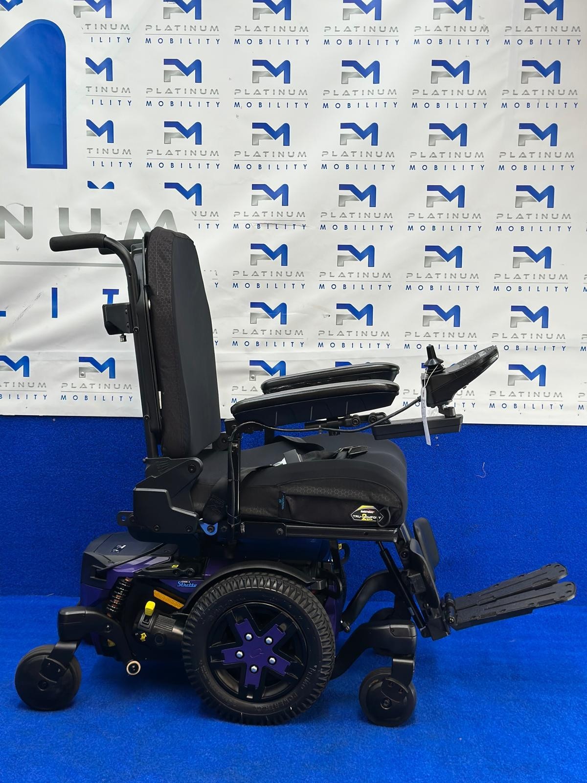 Quantum Edge 3 Stretto Powerchair – 4mph, Compact Electric Wheelchair (1272)