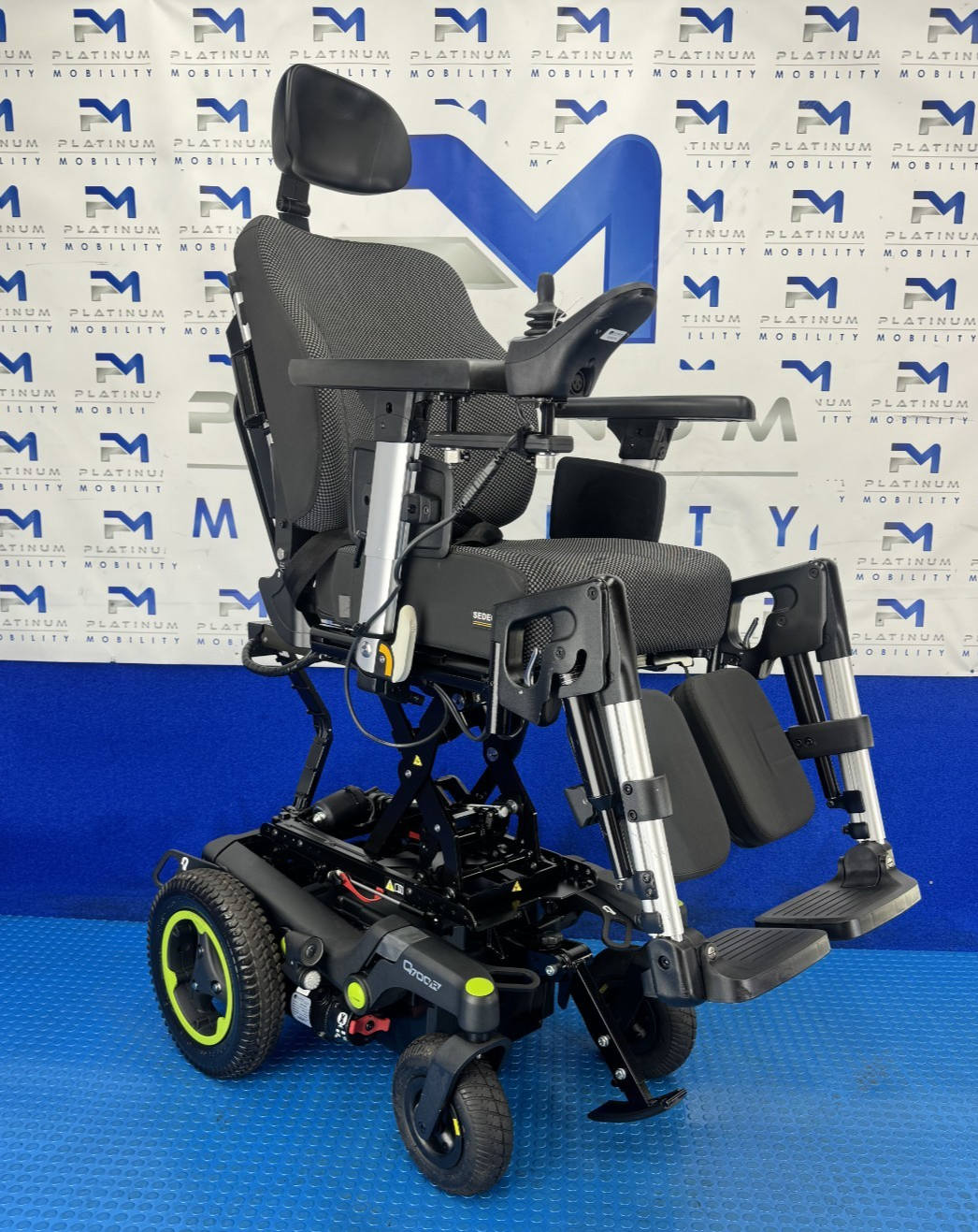 Sunrise Q700R Electric Powerchair Rise, Tilt, Recline, Electric Legs 6mph 2496