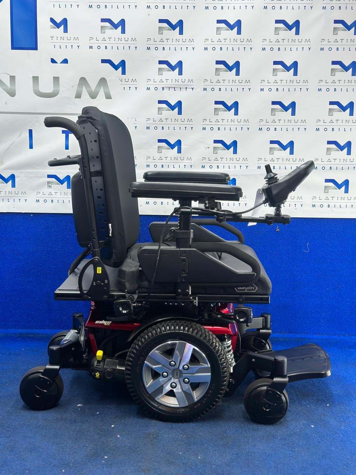 Pride Quantum Q6 Edge 2 – 4 mph Electric Power Wheelchair (1220)