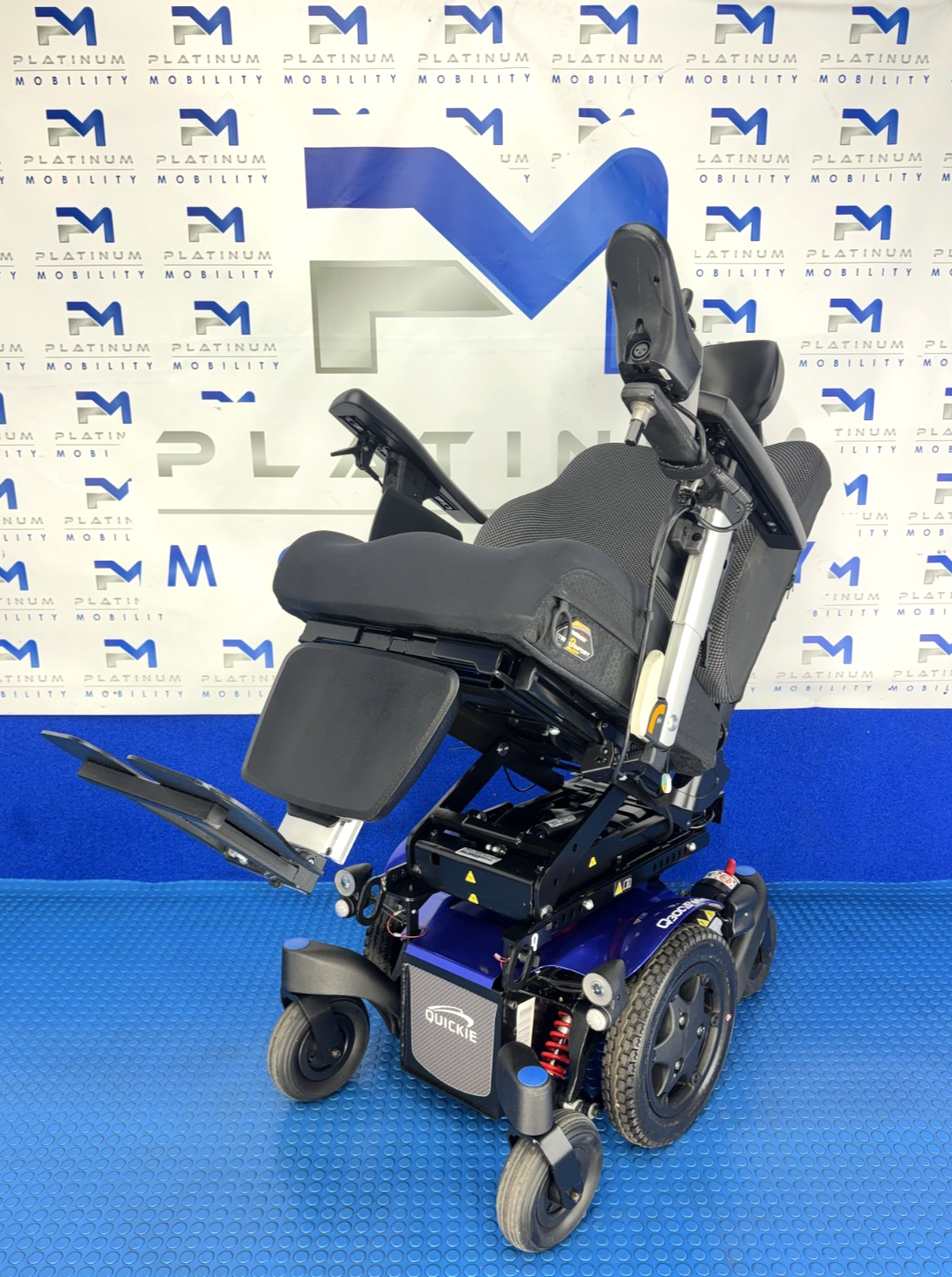 2025 Sunrise Quickie Q300M 6 mph Riser, Tilt, Manual Recline Powerchair 2912