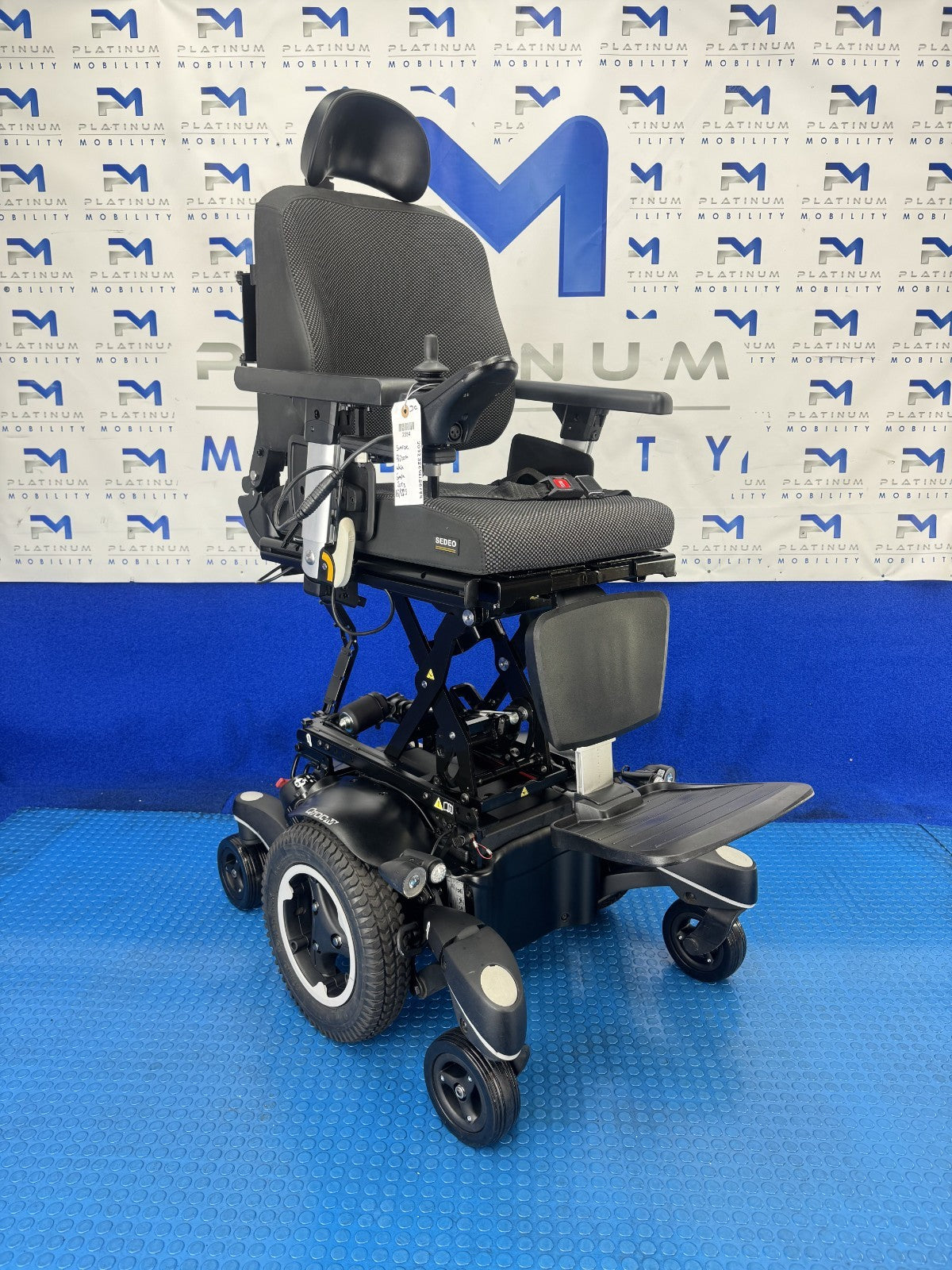 Sunrise Quickie Q700 M 6mph Electric Rise Tilt solid Tyres Wheelchair 2554