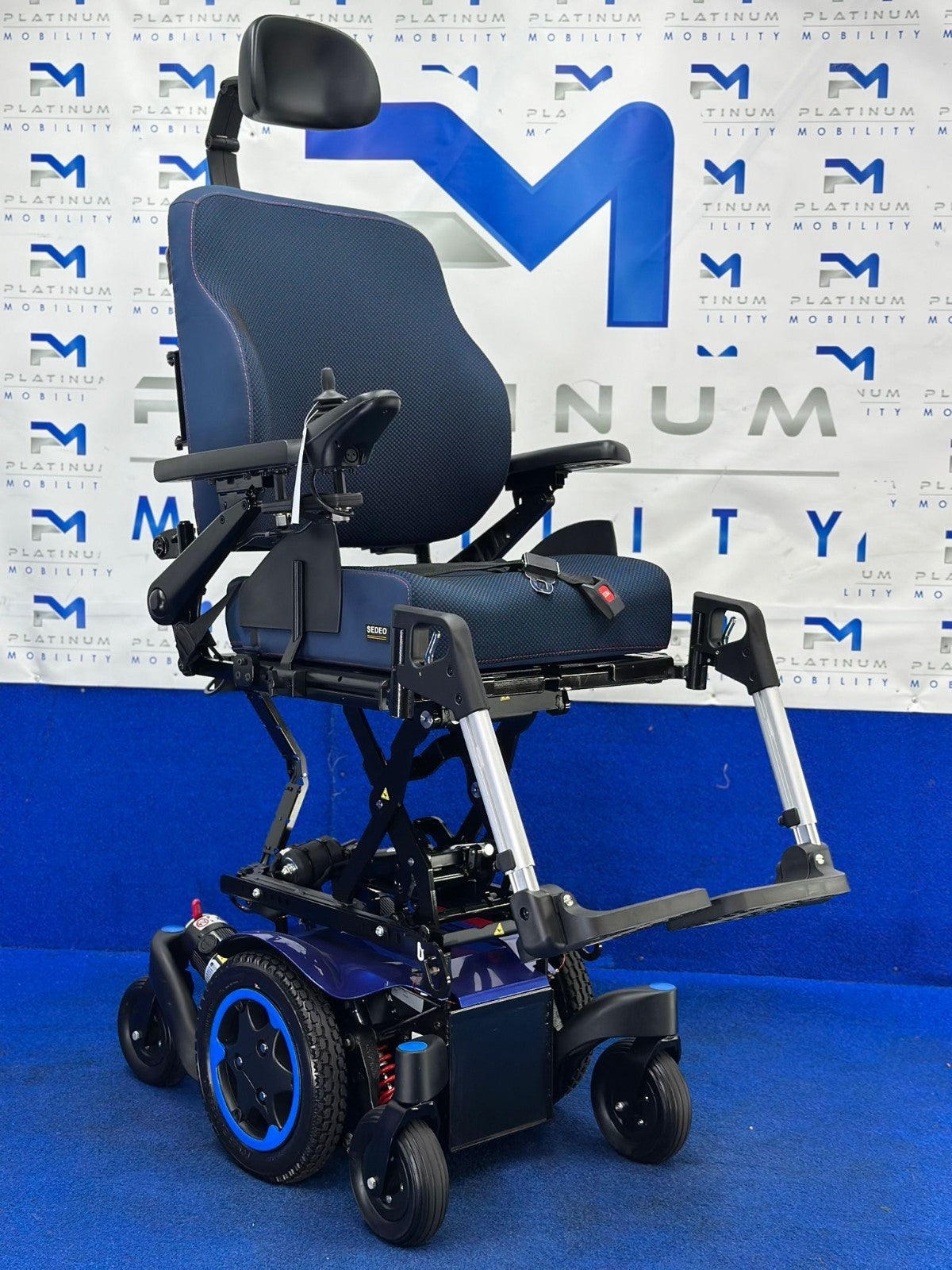 Quickie Q300M Mini Powerchair 4 mph Riser Electric Wheelchair by Sunrise (1711)