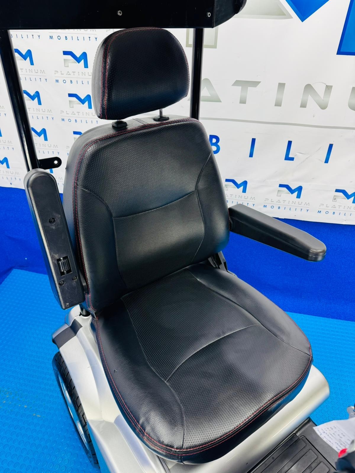 TGA Breeze S4 Canopy 8mph Road LARGE All Terrain Mobility Scooter Buggy 1835