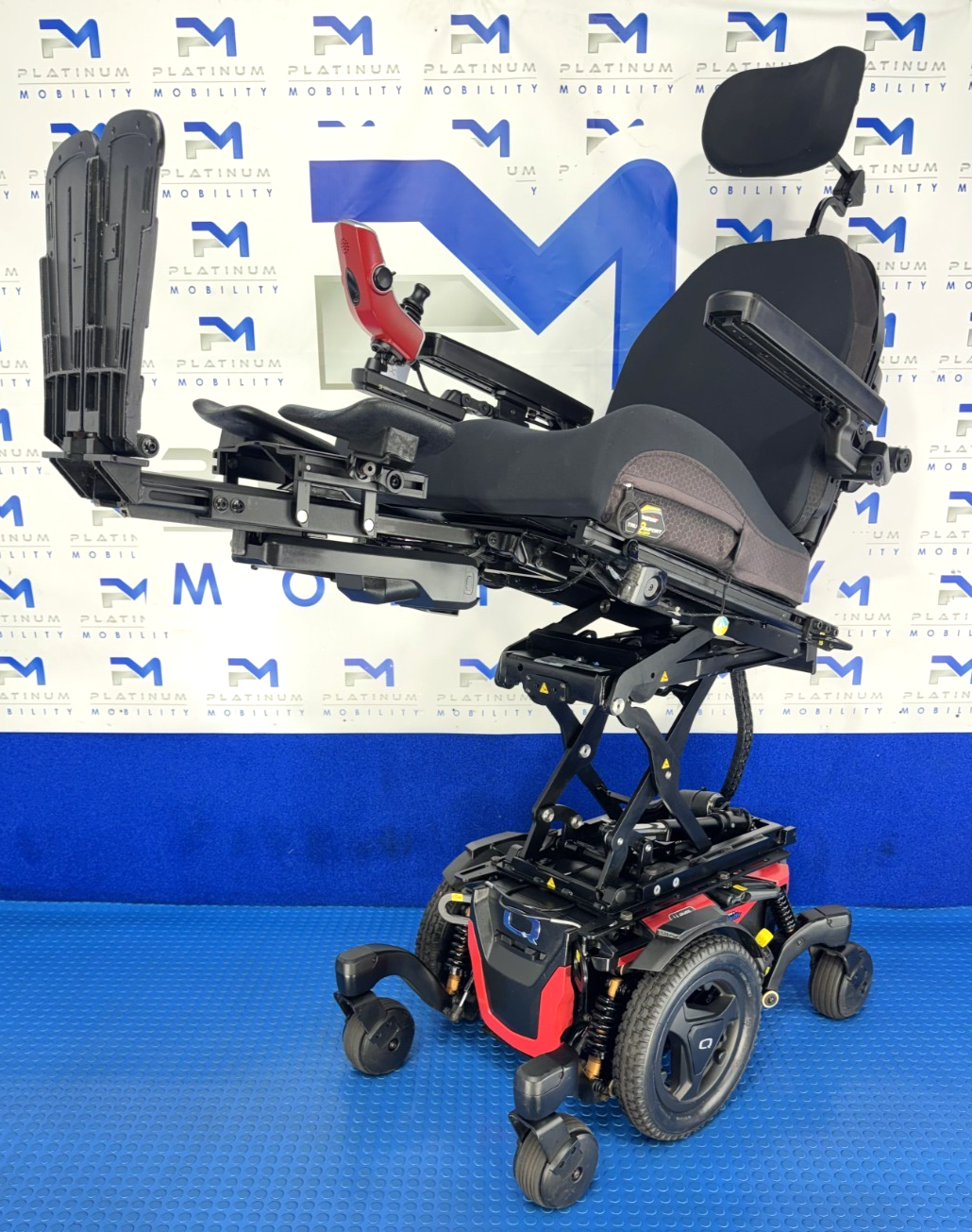 PRIDE QUANTUM EDGE 3 STRETTO 6 MPH Electric Rise, Tilt, Legs, Recline 4207