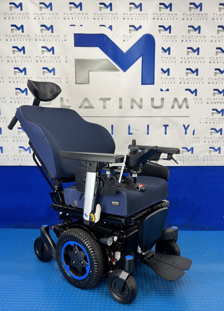 2026 Sunrise Q300M Powerchair 6MPH Electric Riser, Tilt, Recline Wheelchair 2379