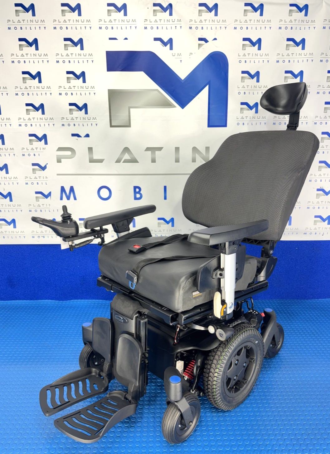 SUNRISE Q500M 6MPH Electric Powerchair ELECTRIC LEGS, RECLINE, RISER, TILT 4012