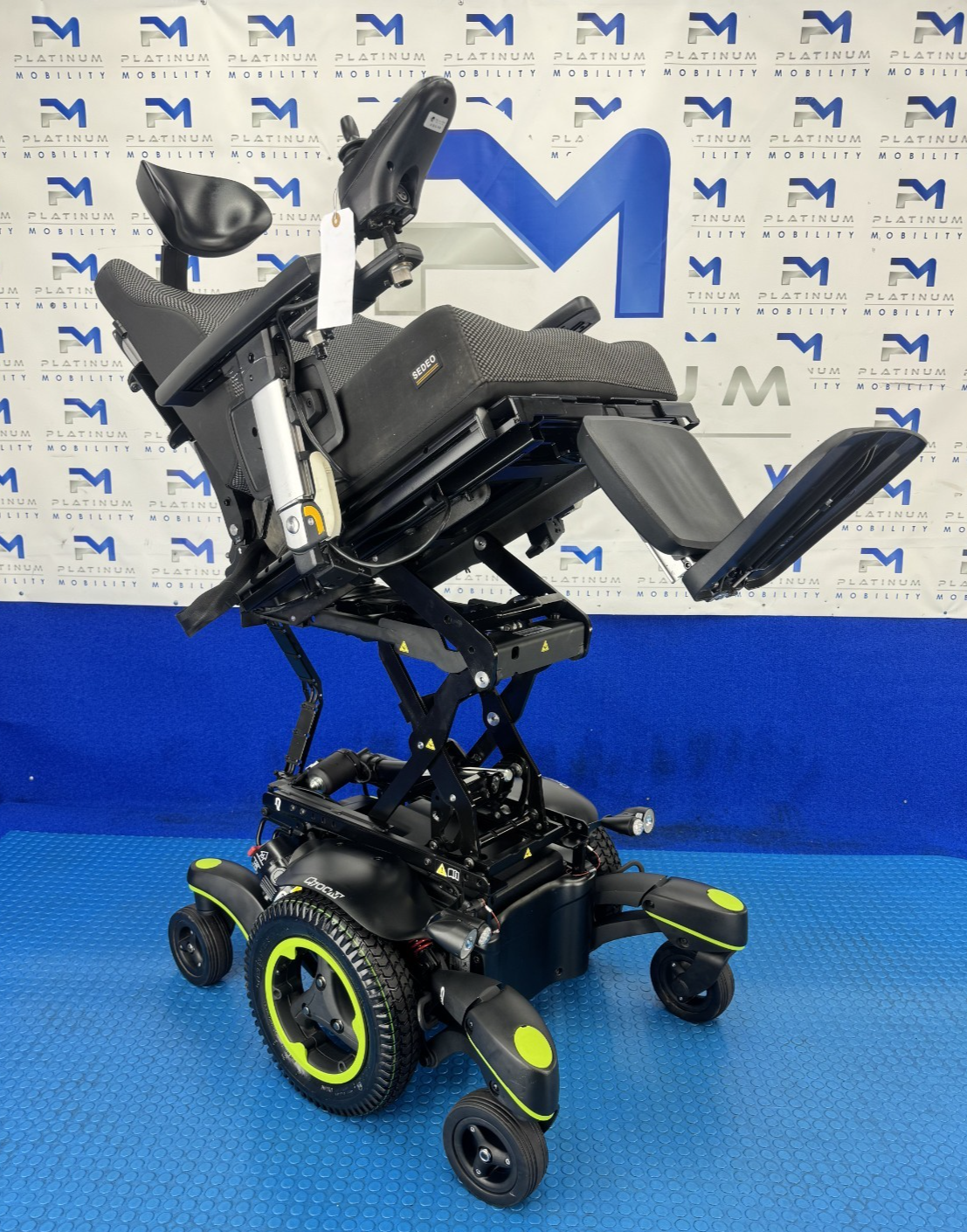 Sunrise Quickie Q700 M Powerchair – 6mph Riser Tilt Electric Wheelchair 2273