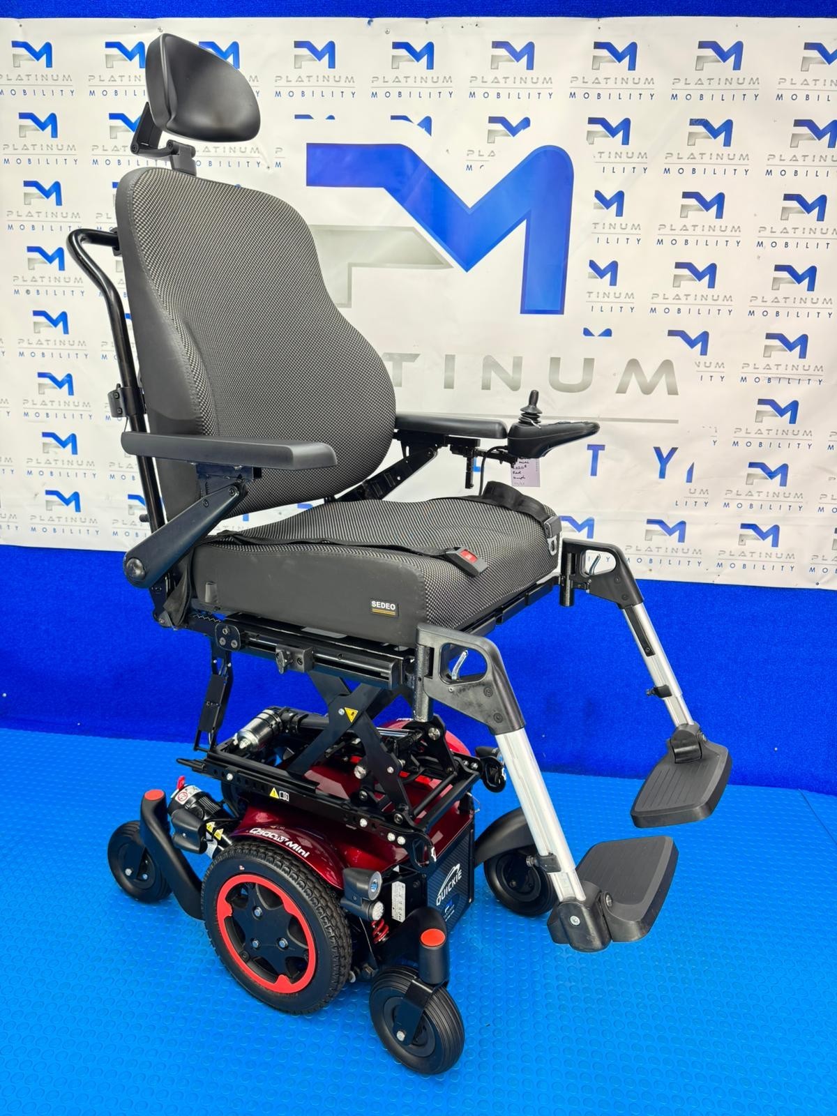 2025 Sunrise Quickie Q300M Mini Powerchair 4 mph Riser Electric Wheelchair 2165