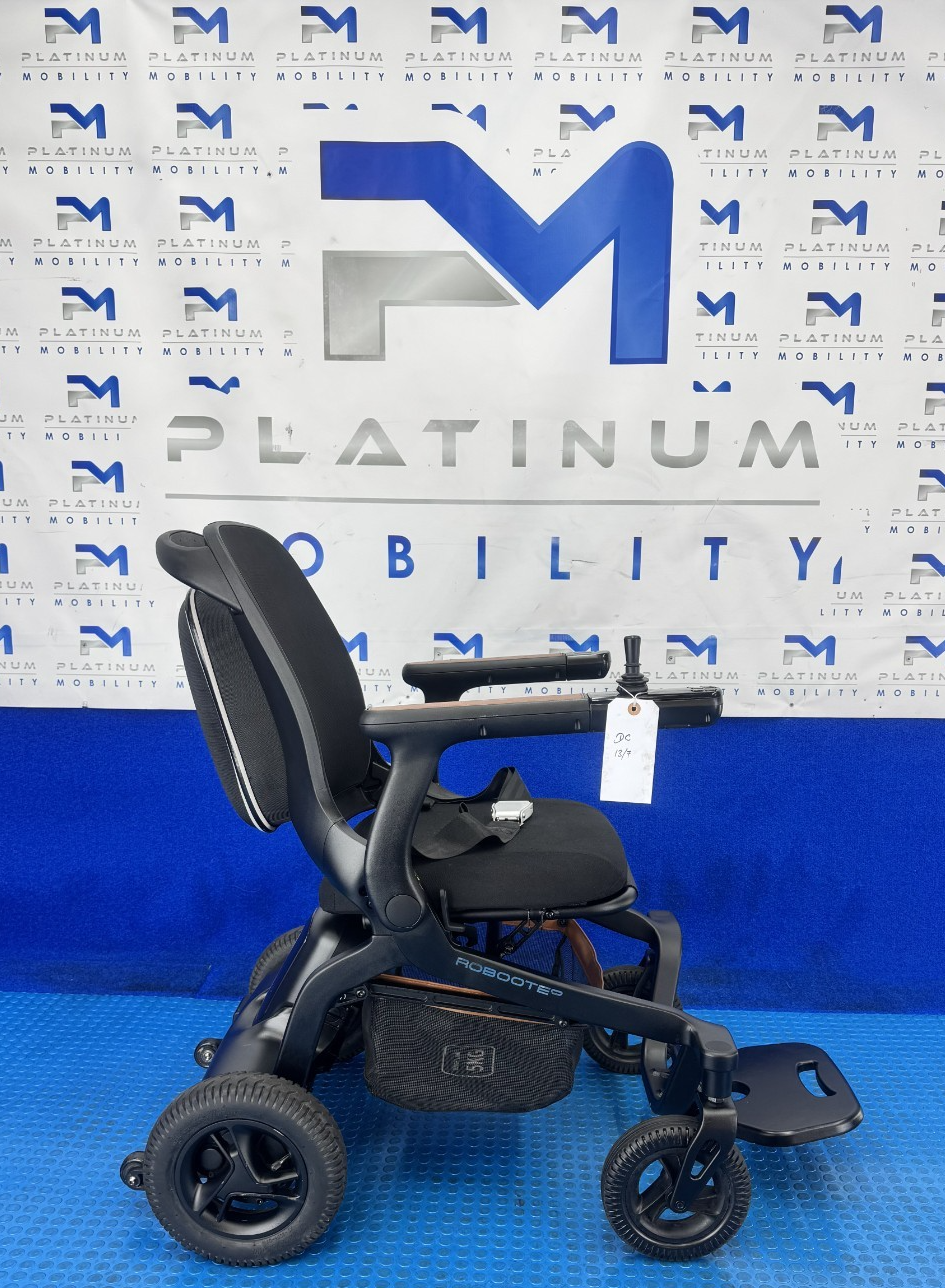 Robooter E40 Folding Mobility Electric Wheelchair Remote 4mph 2495