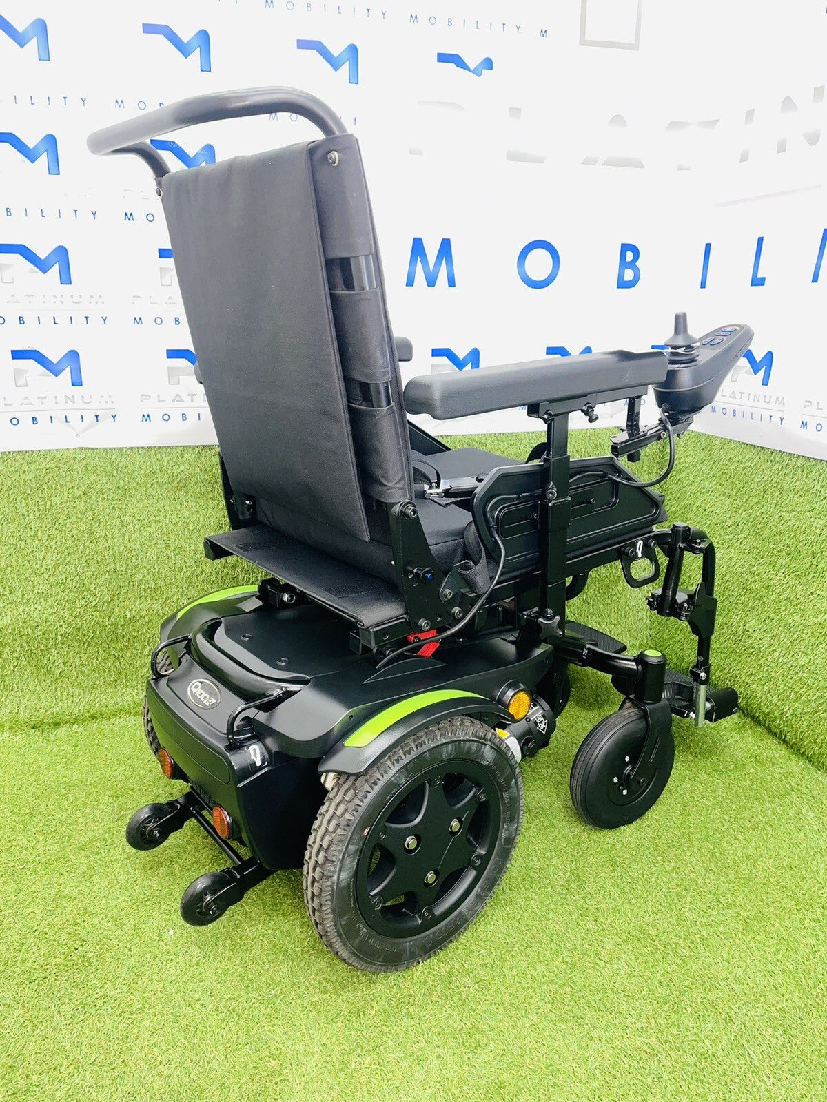 Powerchair Quickie Q100R Compact Indoor Outdoor Sunrise Medical Comfy Mid Wheel