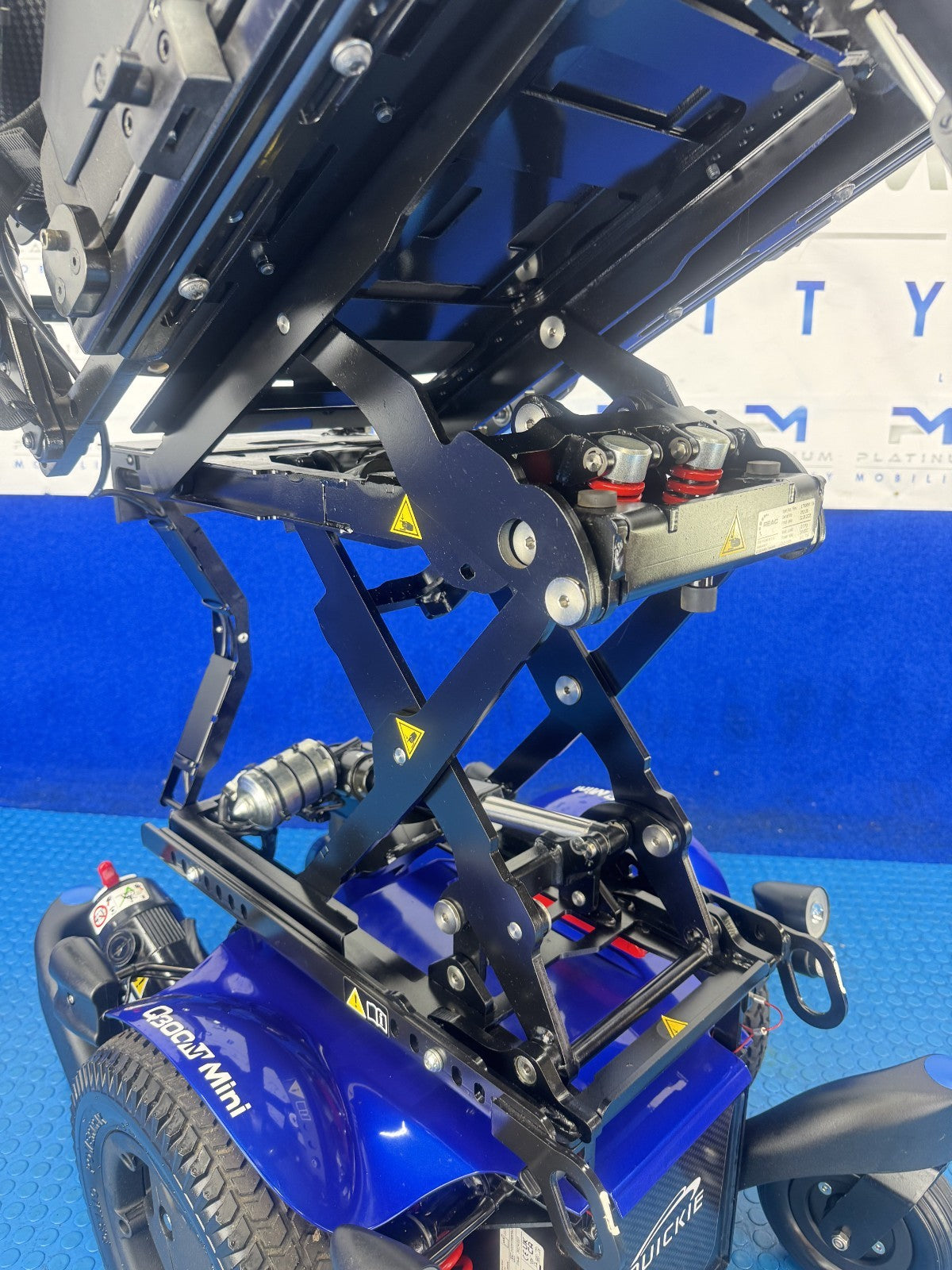 Sunrise Quickie Q300M Powerchair 6 mph Riser, Tilt Electric Wheelchair 2373