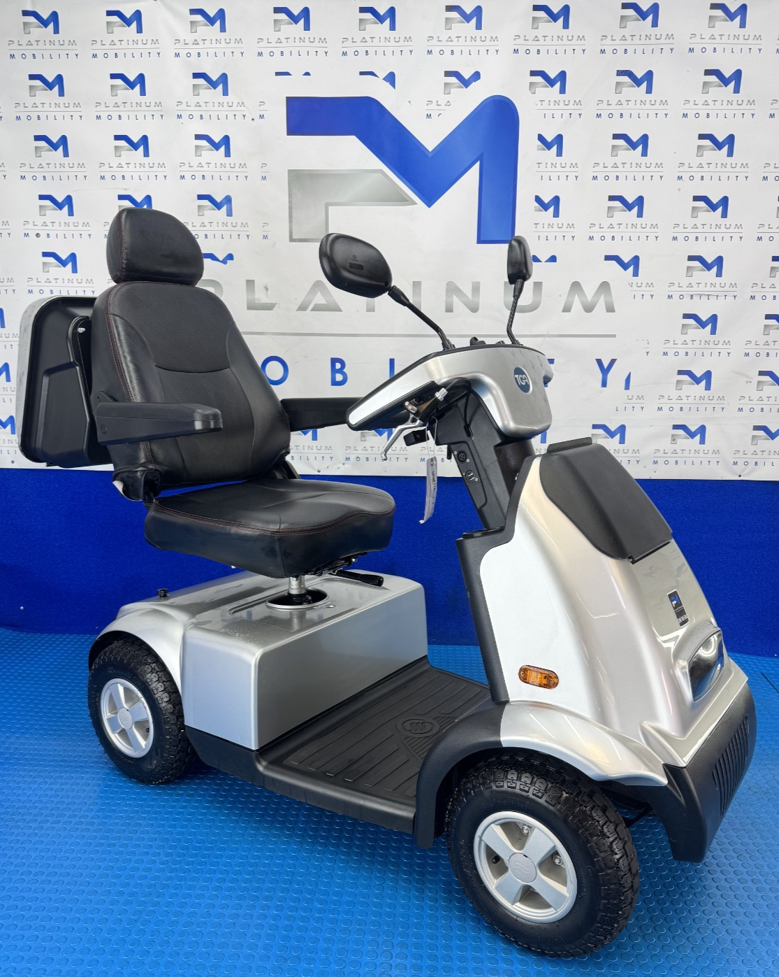 TGA Breeze C Midi 8MPH All Terrain Mobility Scooter Road Stunning Condition 2342