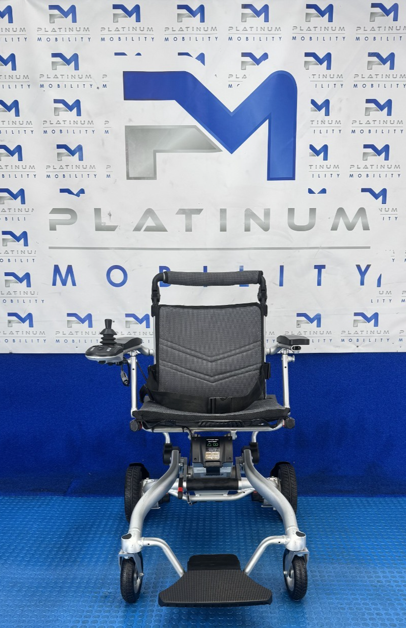 Motion Healthcare Trekker Aerolite ELECTRIC WHEELCHAIR POWERCHAIR 4MPH 2572