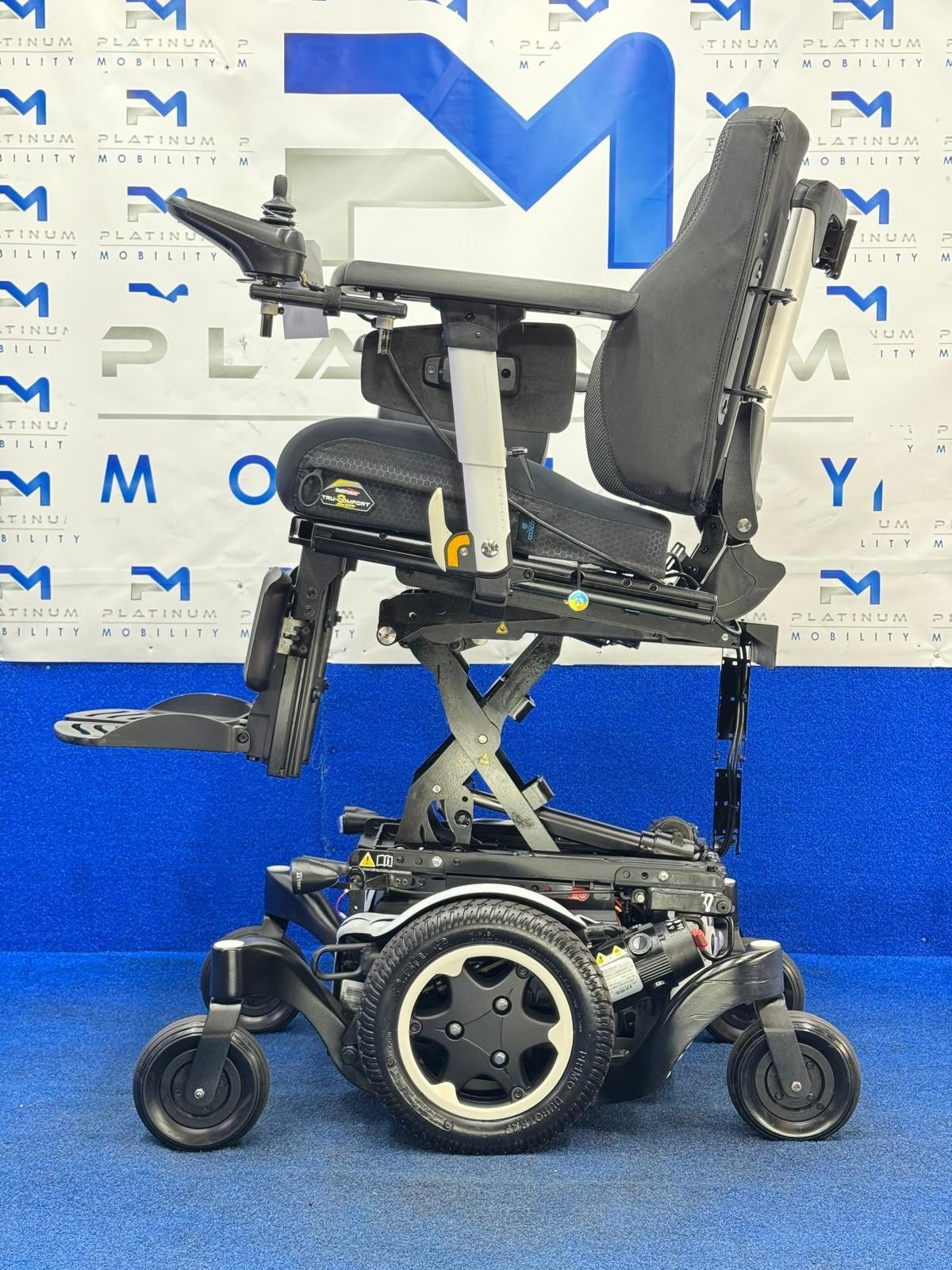 CUSTOM Sunrise Quickie Q500 M Powerchair – 6mph Riser Electric Wheelchair (1818)