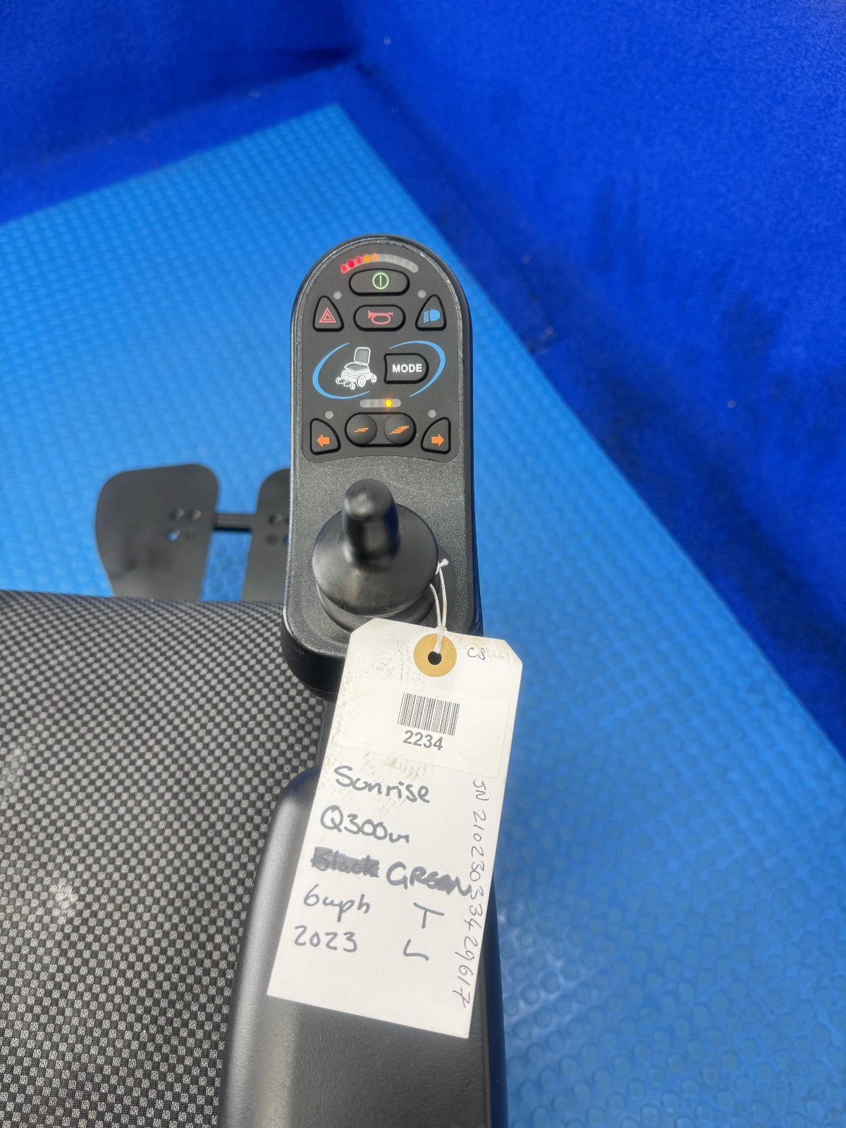 SUNRISE QUICKIE Q300 MINI RISER TILT COMPACT POWERCHAIR  2234