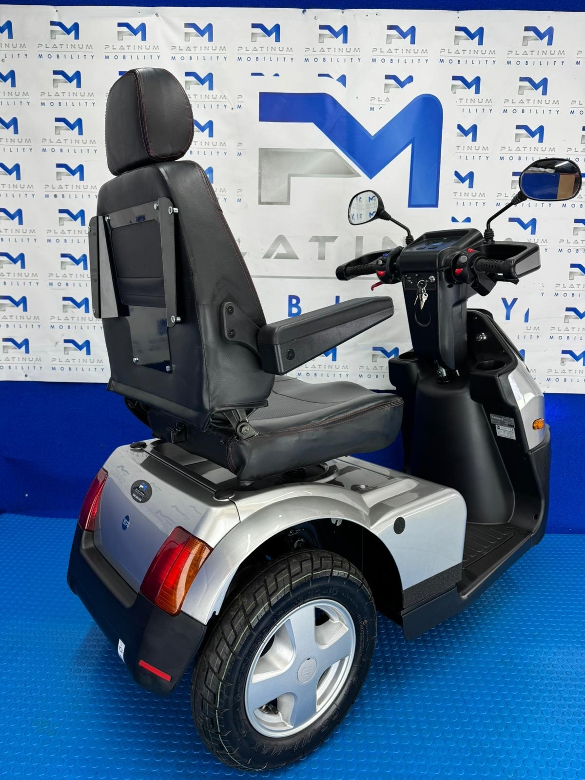2024 TGA Breeze S3 8MPH LARGE Mobility Scooter All Terrain *2016