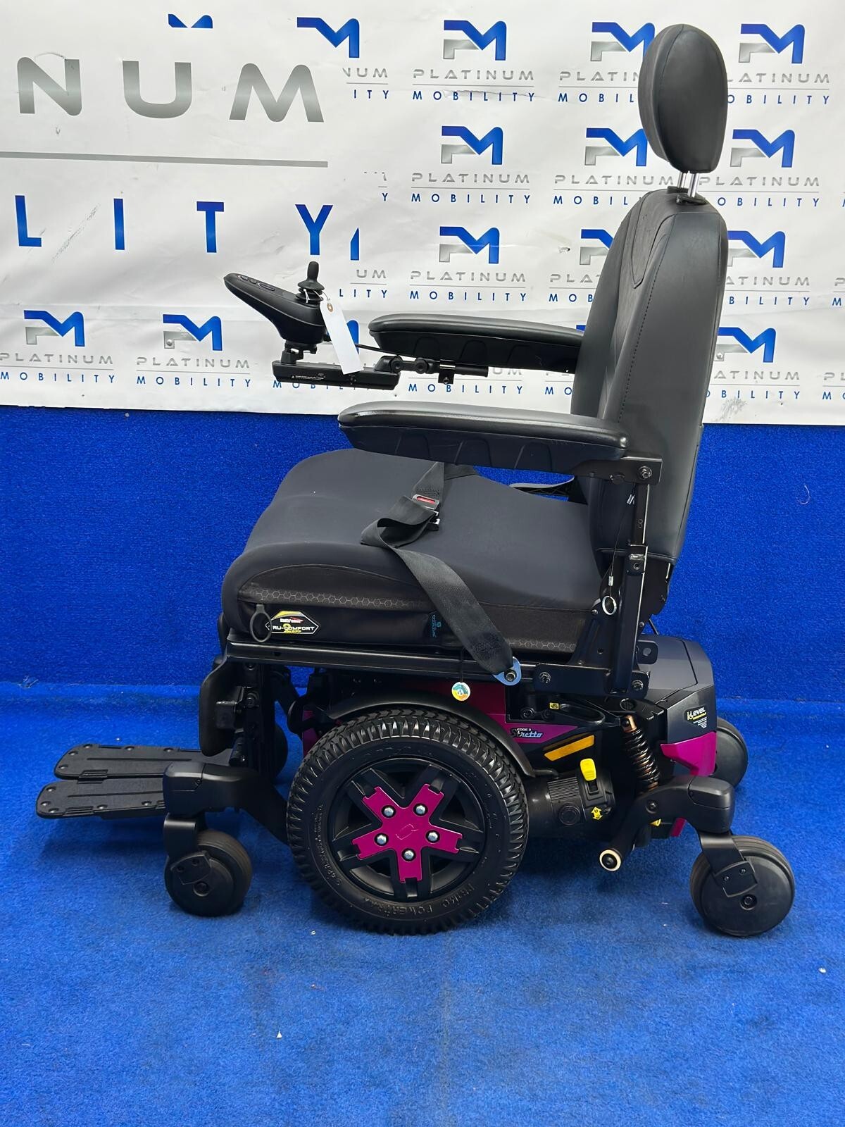 PRIDE QUANTUM Q6 EDGE 3 STRETTO 4 MPH ELECTRIC POWER WHEELCHAIR POWERCHAIR 996