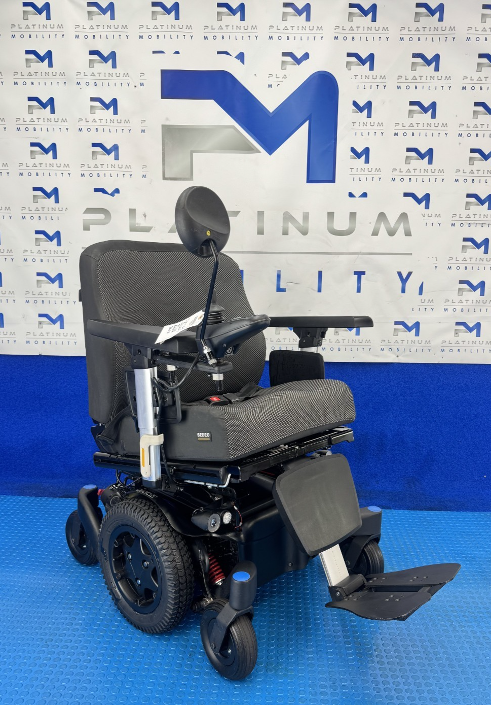SUNRISE QUICKIE Q500M 6 MPH ELECTRIC MOBILITY POWERCHAIR WHEELCHAIR CHAIR 2887