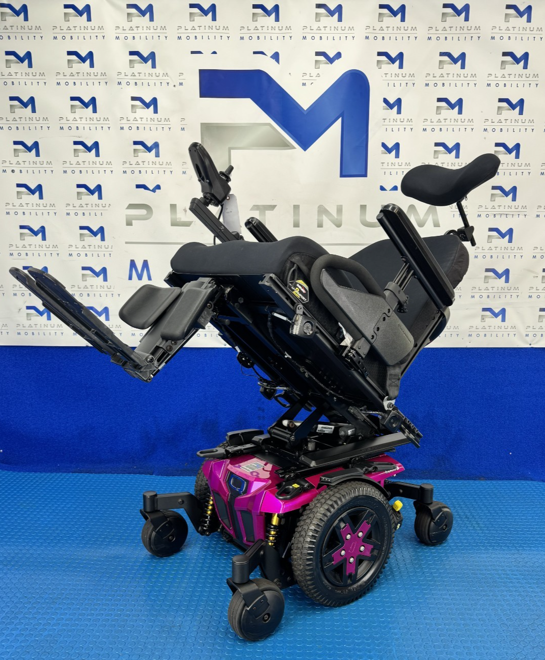 PRIDE QUANTUM Q6 EDGE 3 - 6 MPH ELECTRIC POWER WHEELCHAIR POWERCHAIR 2759