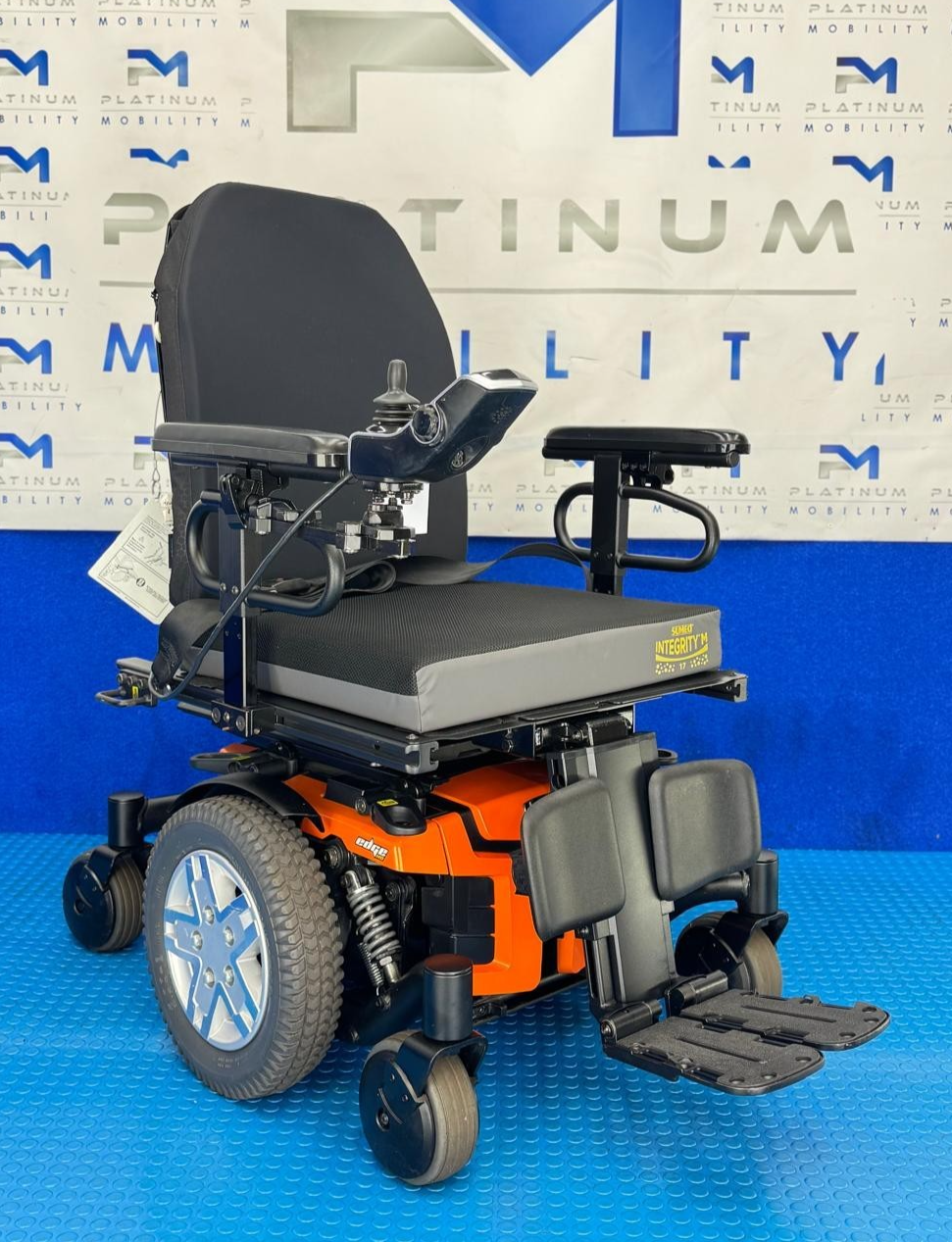 Quantum Q6 2.0 Edge HD Electric Powerchair 4mph Heavy Duty 32st Mid Wheel 1814