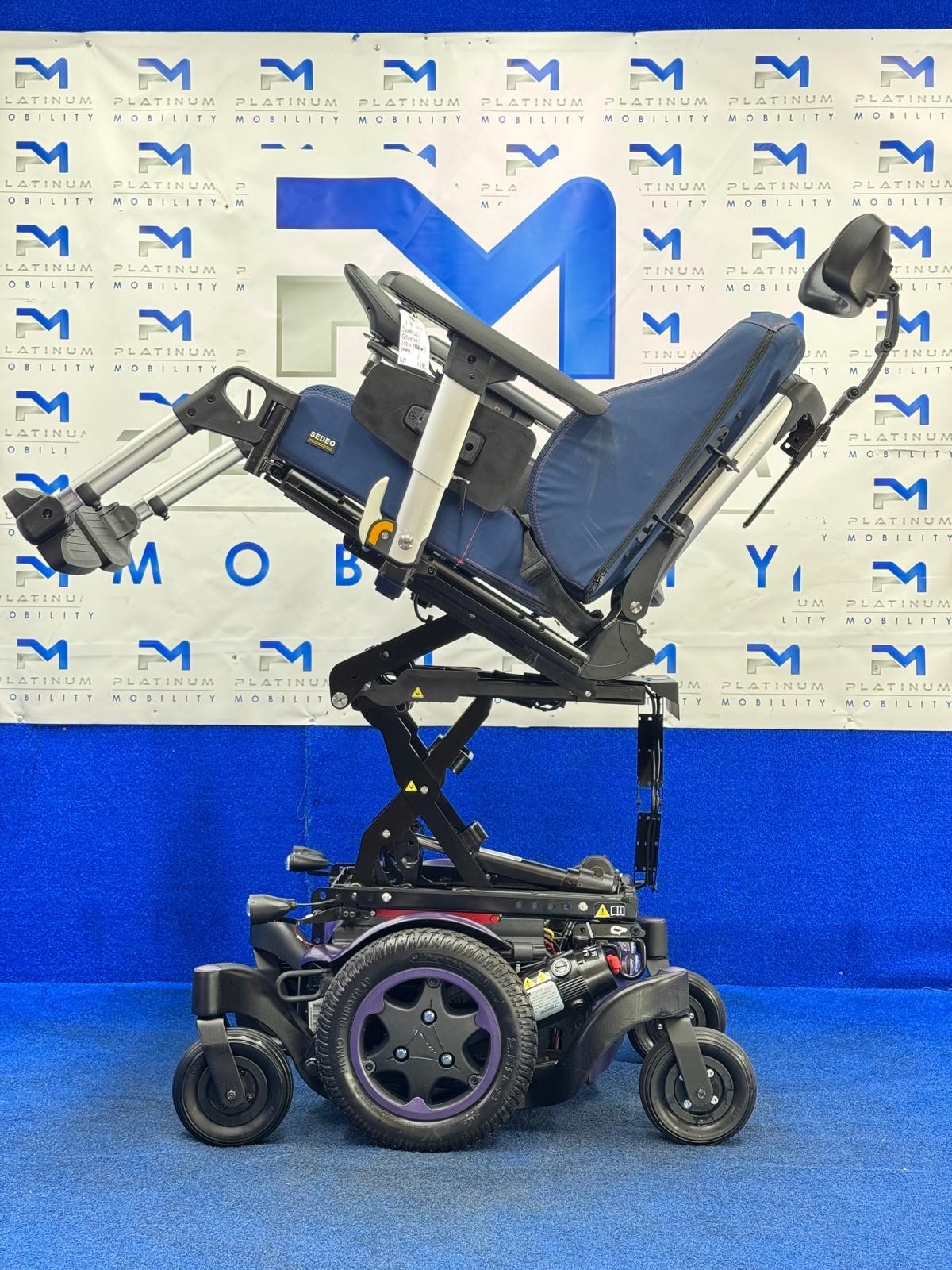 CUSTOM 2024 Sunrise Q500 M Powerchair – 6mph Riser Electric Wheelchair (1819)