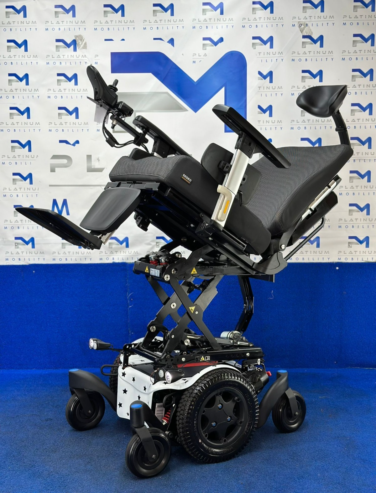 CUSTOM Sunrise Quickie Q500 M Powerchair – 6mph Riser Electric Wheelchair (1586)