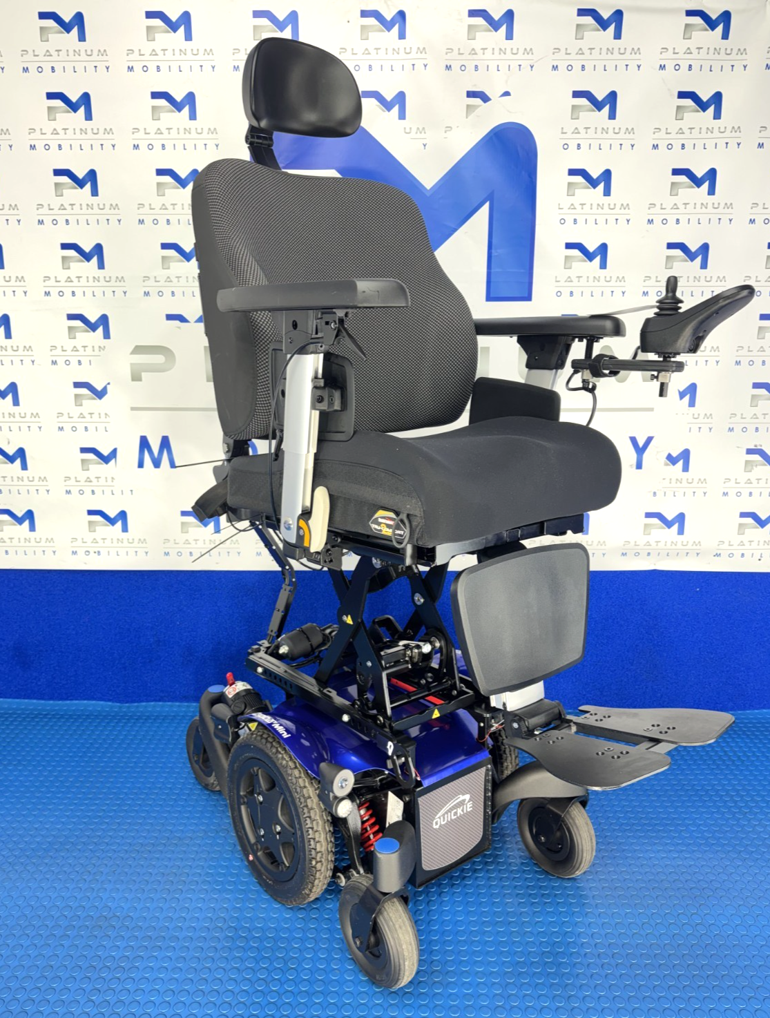 2025 Sunrise Quickie Q300M 6 mph Riser, Tilt, Manual Recline Powerchair 2912