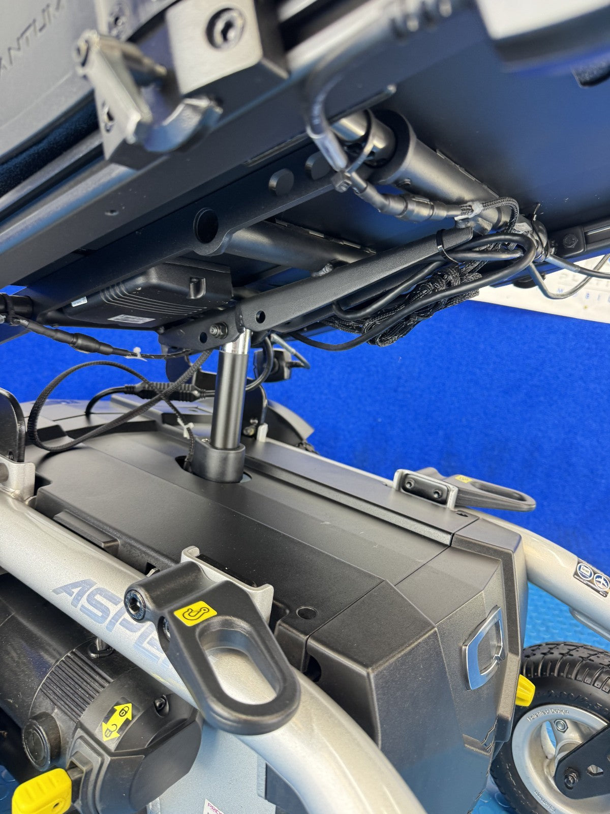 Quantum Aspen Electric Wheelchair Tilt Function 4mph 2933