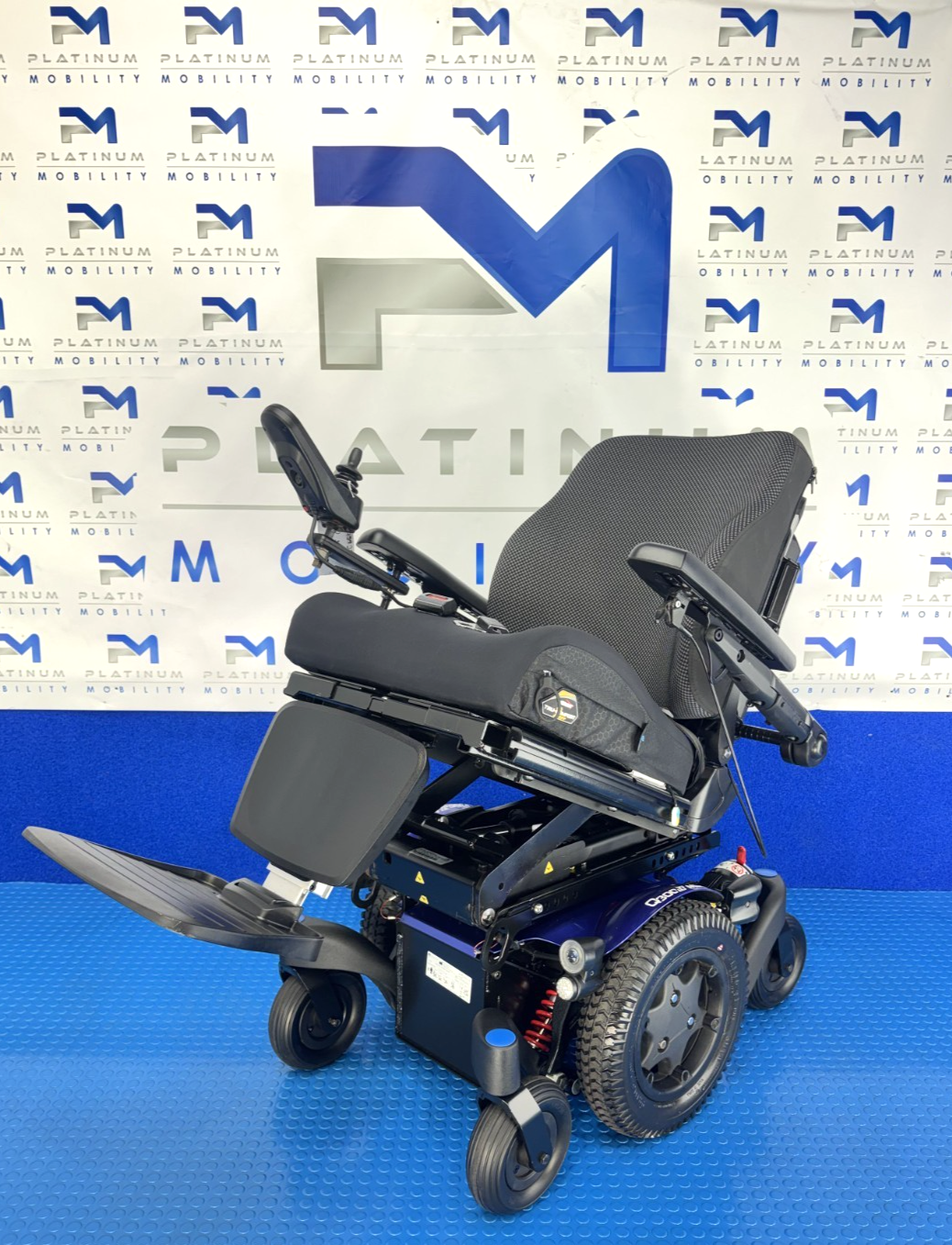 Sunrise Quickie Q300M 6 mph Riser, Tilt, Manual Recline Electric Wheelchair 2882