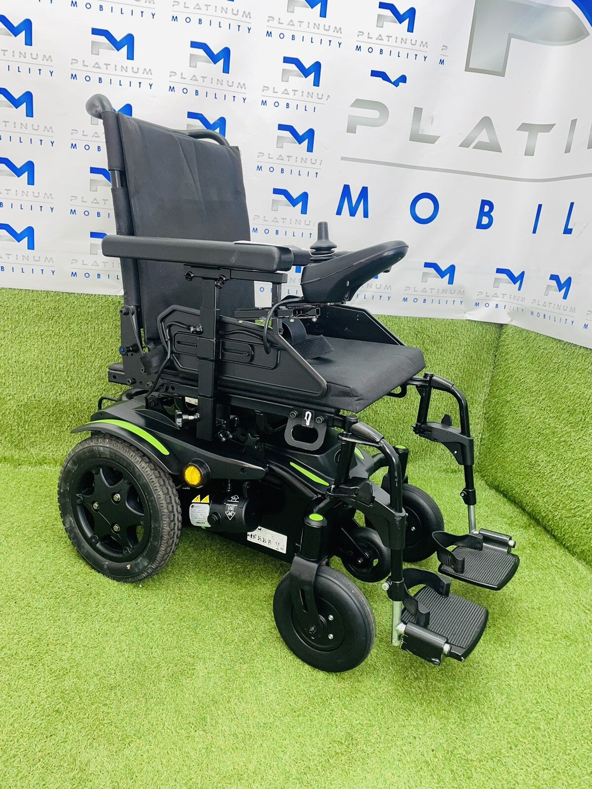 Powerchair Quickie Q100R Compact Indoor Outdoor Sunrise Medical Comfy Mid Wheel