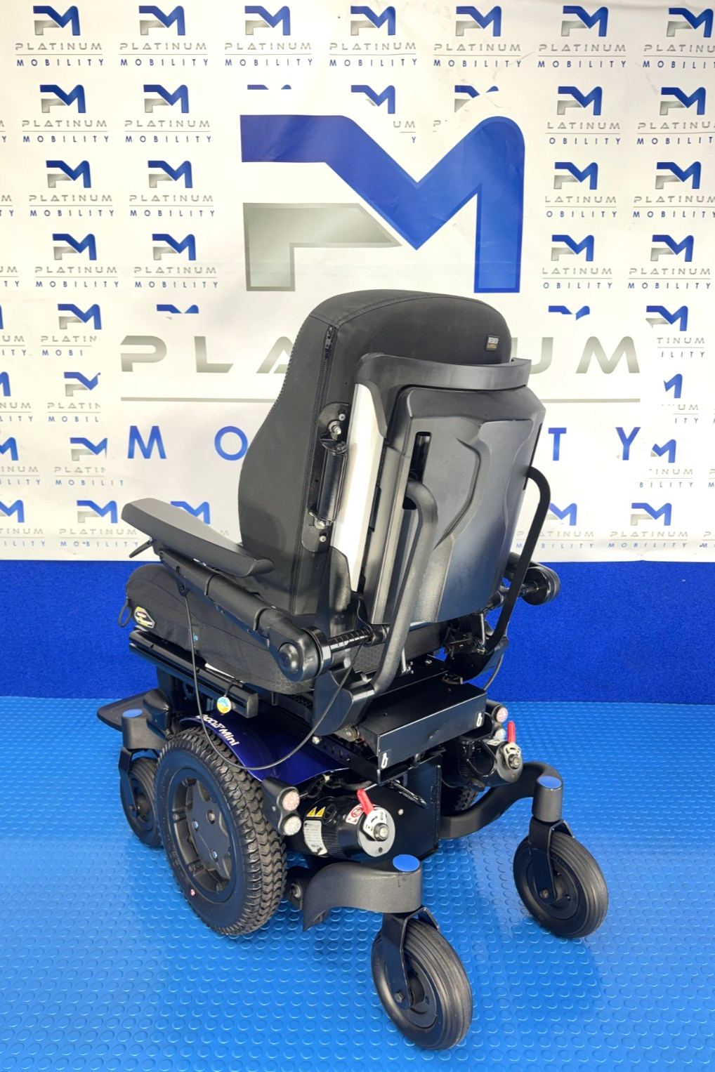 Sunrise Quickie Q300M 6 mph Riser, Tilt, Manual Recline Electric Wheelchair 2882