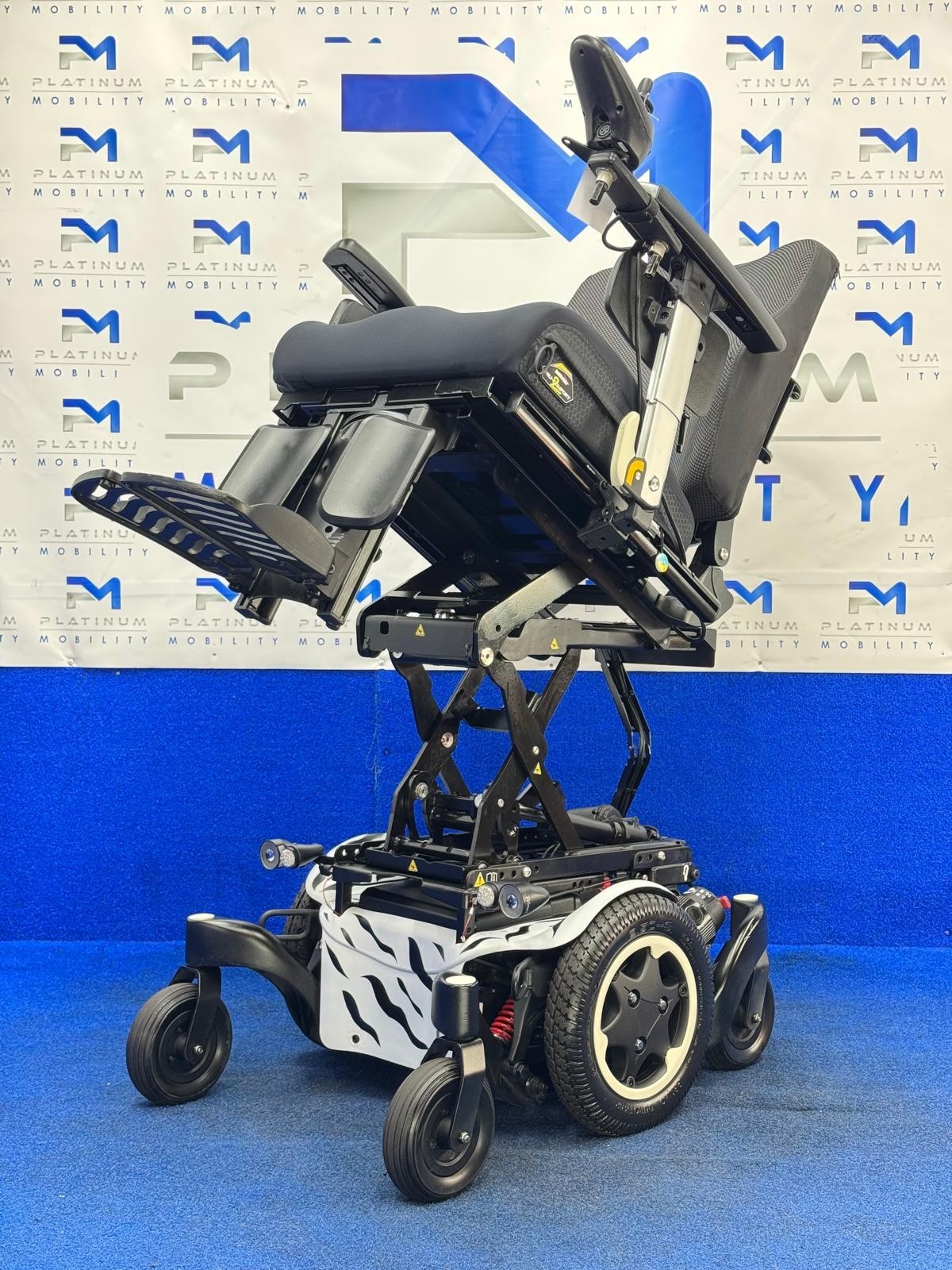 CUSTOM Sunrise Quickie Q500 M Powerchair – 6mph Riser Electric Wheelchair (1818)