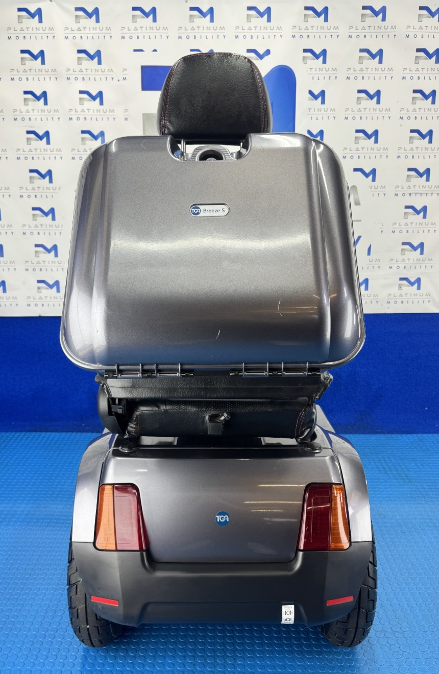 TGA Breeze S4 8MPH All Terrain Mobility Scooter Road Stunning Condition 2832