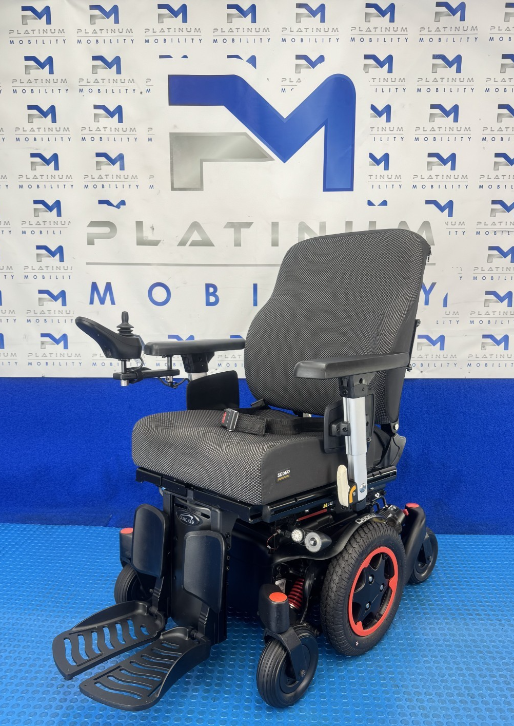 2025 Sunrise Quickie Q500 M Powerchair Rise & Tilt 6mph New Batteries 2471