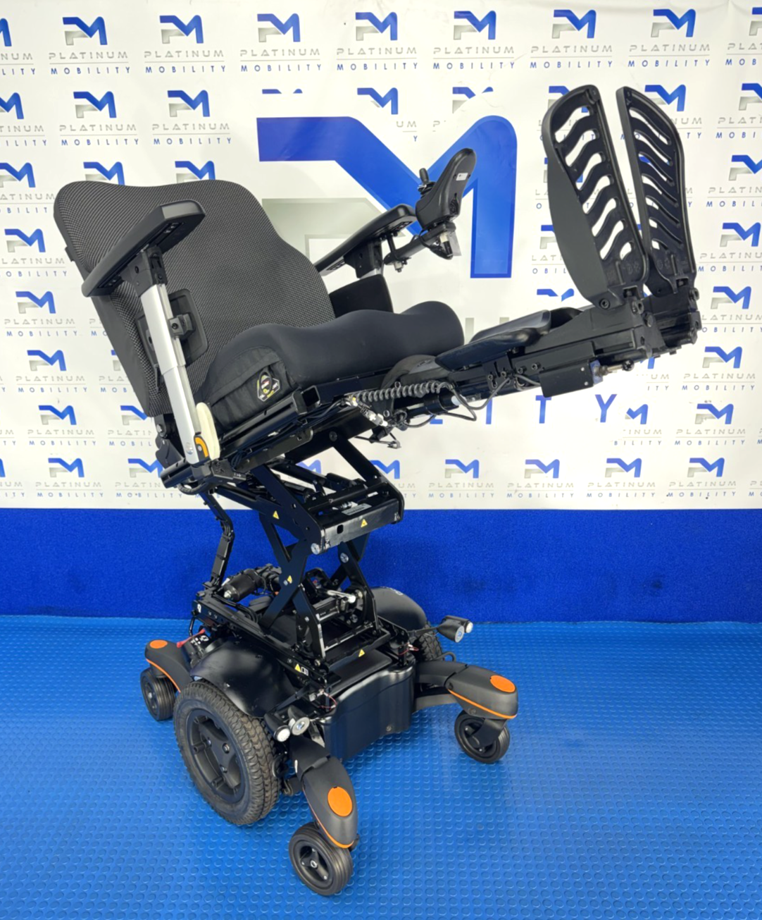 Sunrise Quickie Q700 M 6mph Electric Rise Tilt Electric Legs Powerchair 4214