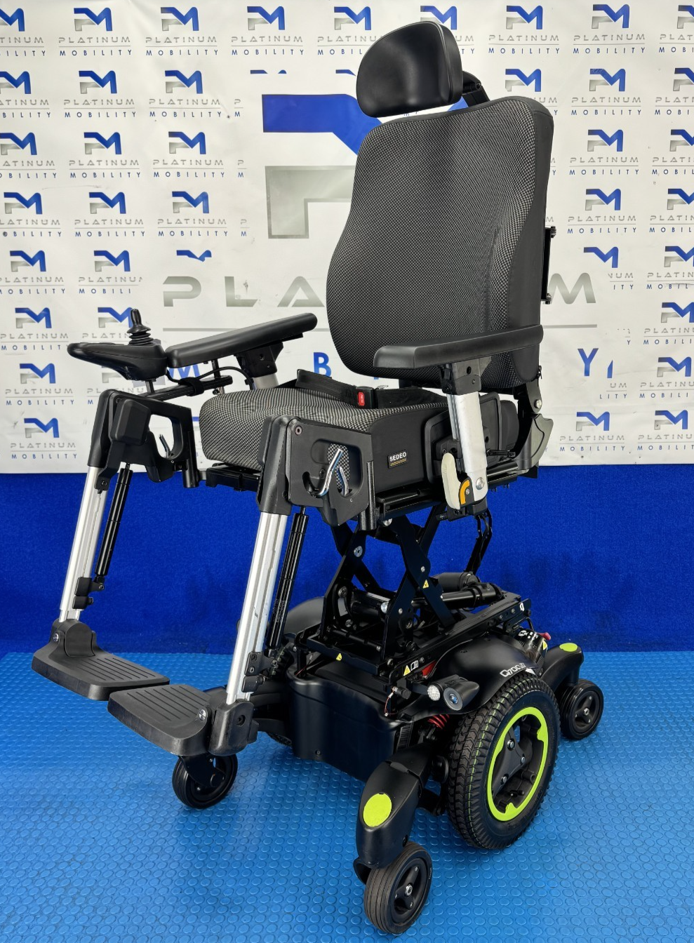 Sunrise Quickie Q700 M Powerchair – 6mph Riser Tilt Electric Wheelchair 2247