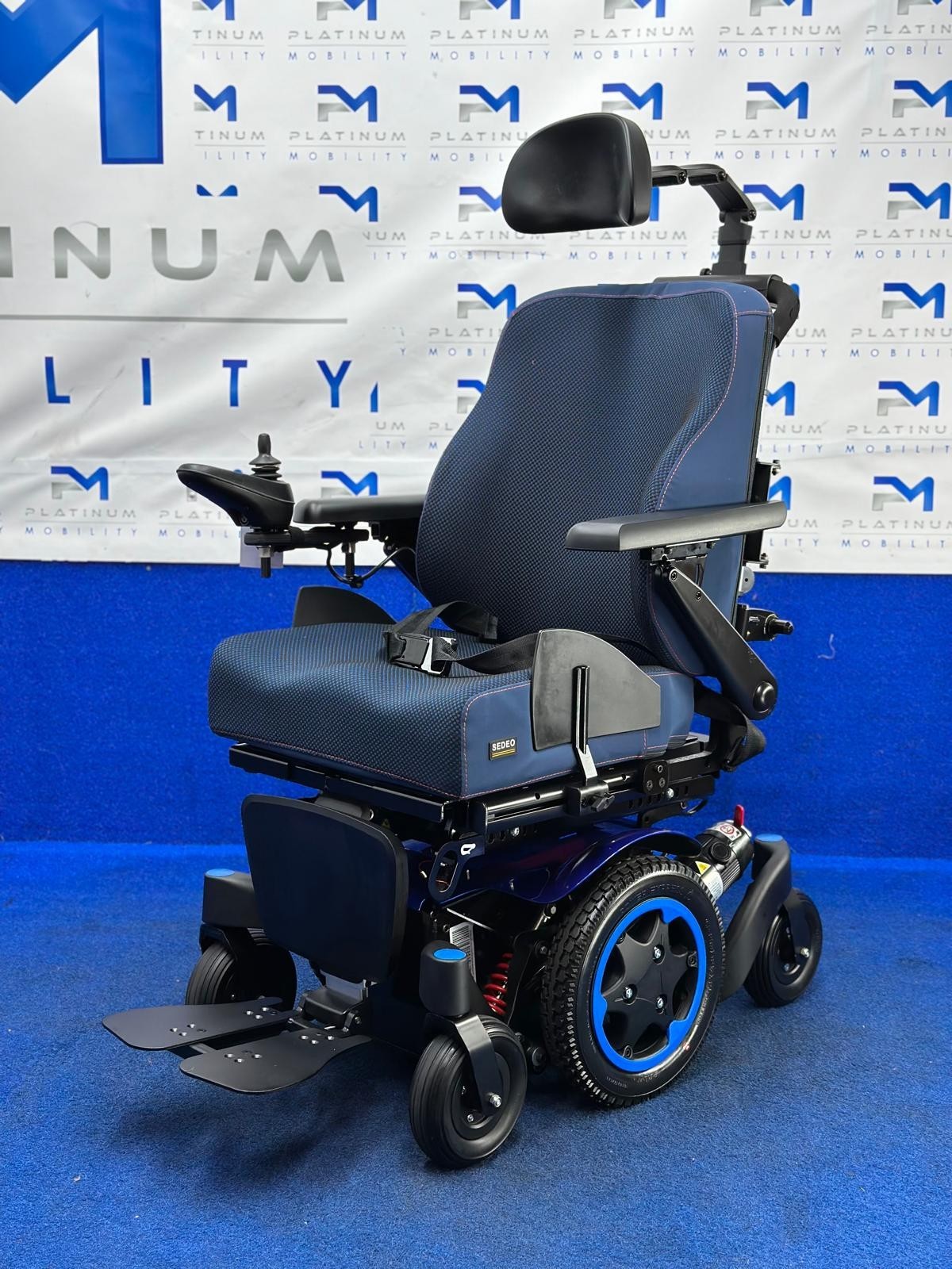 Quickie Q300 Mini Powerchair – 4mph Riser Electric Wheelchair by Sunrise (1571)