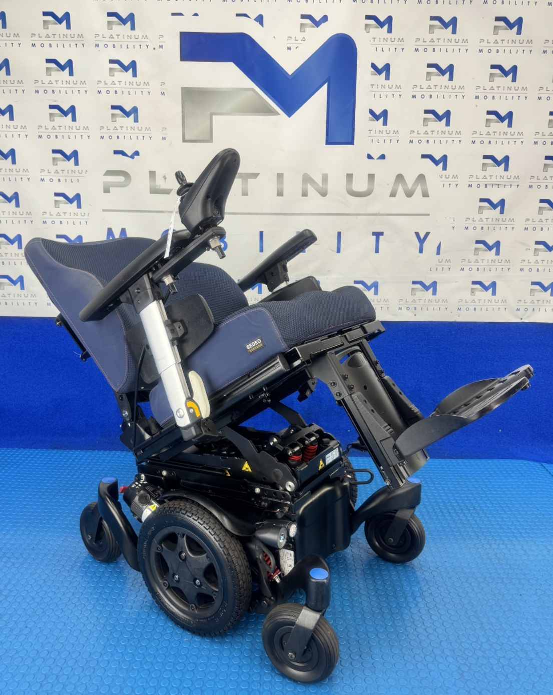 SUNRISE QUICKIE Q500M 6MPH ELECTRIC WHEELCHAIR TILT AND RISER POWERCHAIR 2239