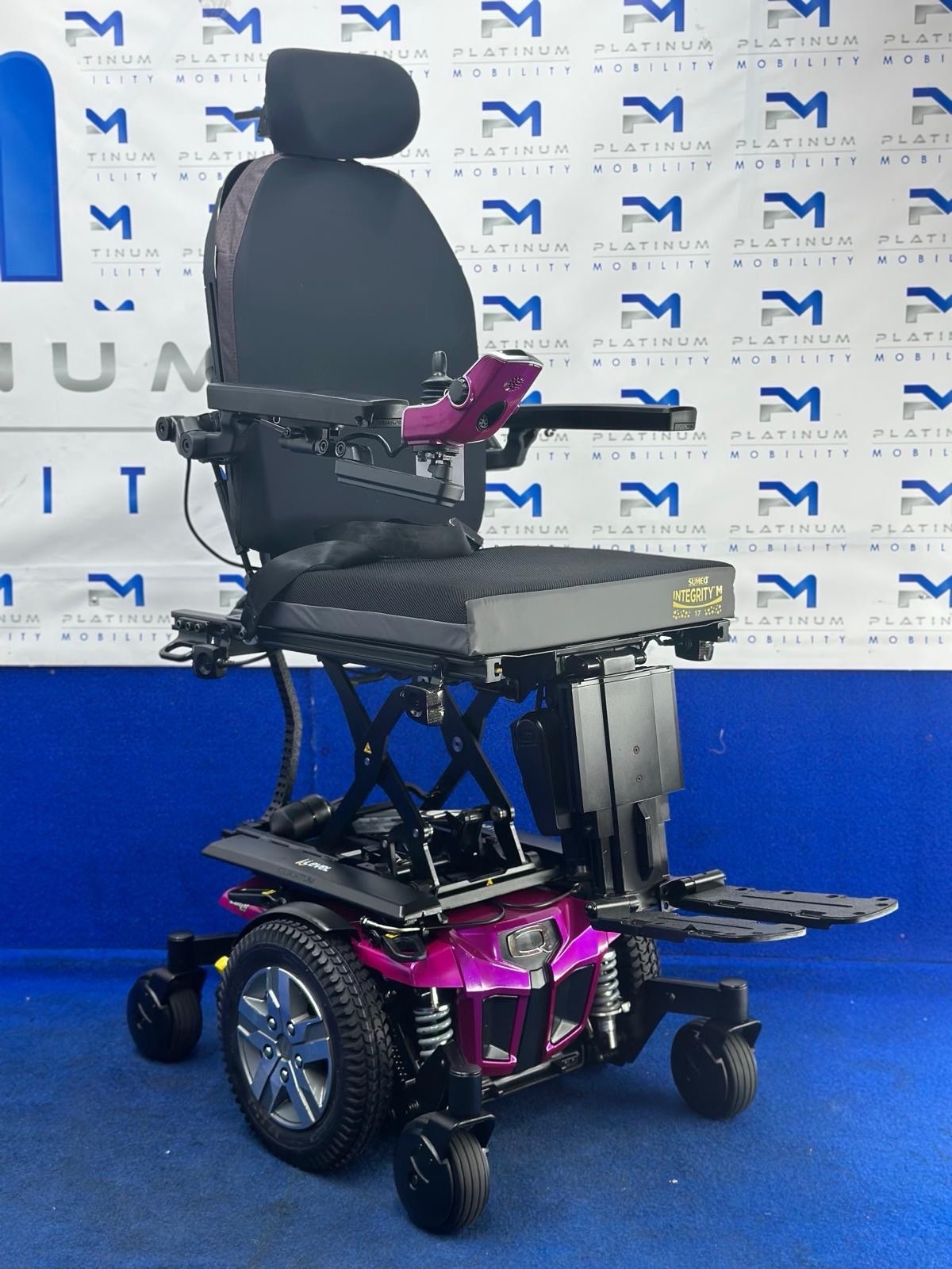 PRIDE QUANTUM Q6 EDGE 2.0 i-LEVEL 6 MPH ELECTRIC MOBILITY POWERCHAIR 1137