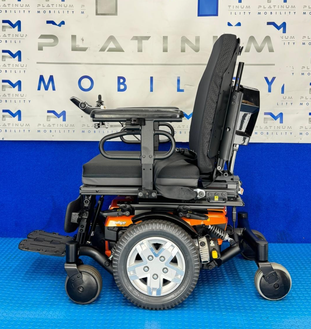 Quantum Q6 2.0 Edge HD Electric Powerchair 4mph Heavy Duty 32st Mid Wheel 1814