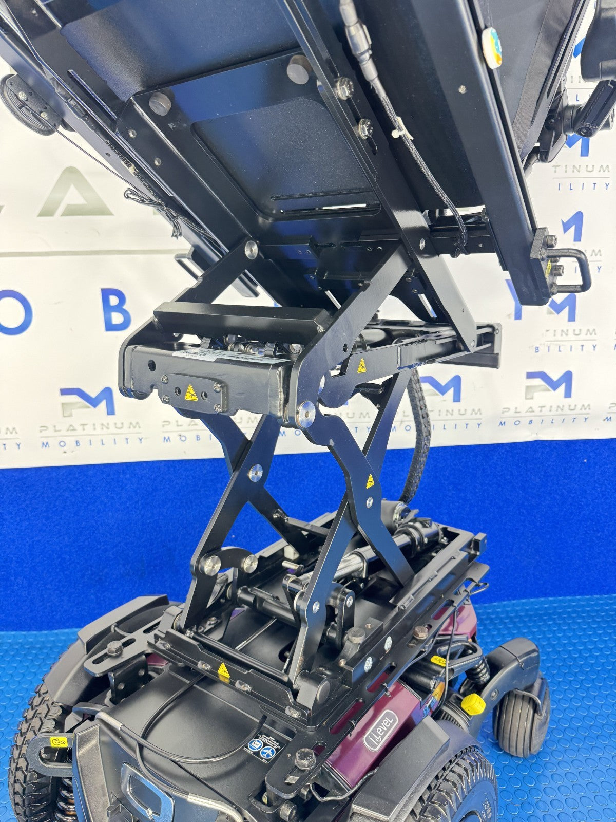 PRIDE QUANTUM EDGE 3 STRETTO 6 MPH ELECTRIC RISE, TILT POWERCHAIR 2774