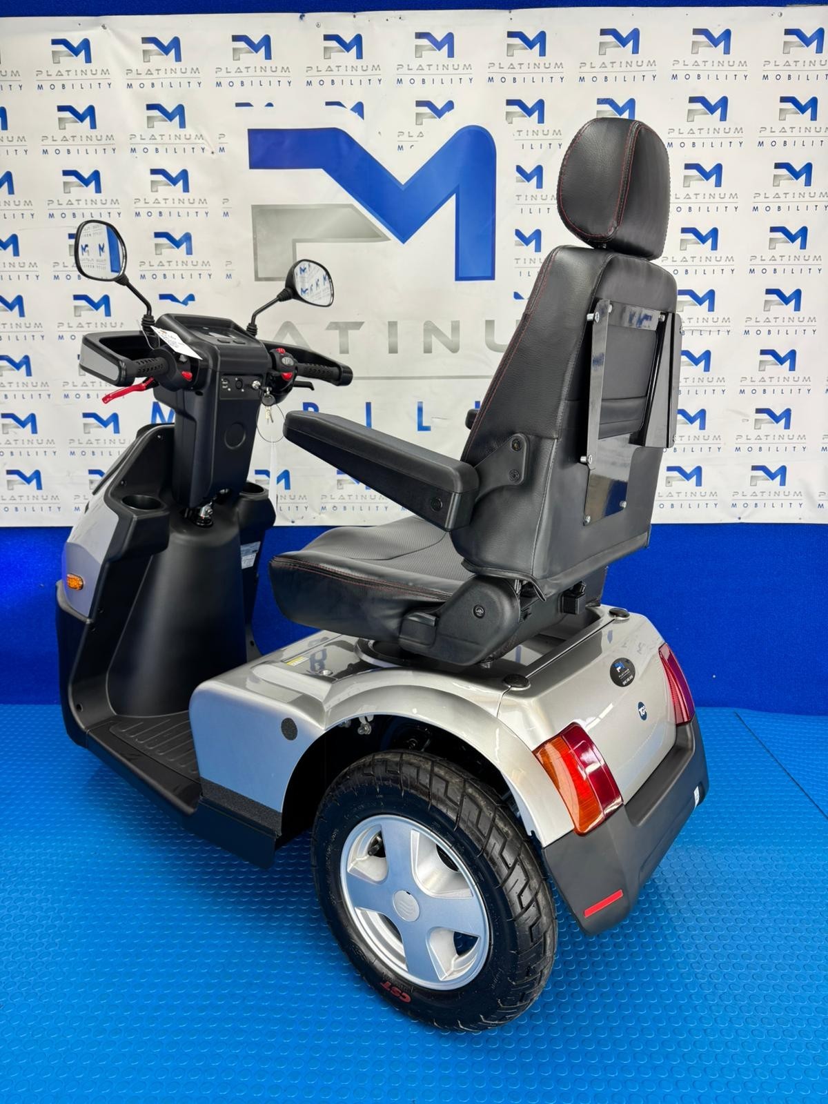 2024 TGA Breeze S3 8MPH LARGE Mobility Scooter All Terrain *2016