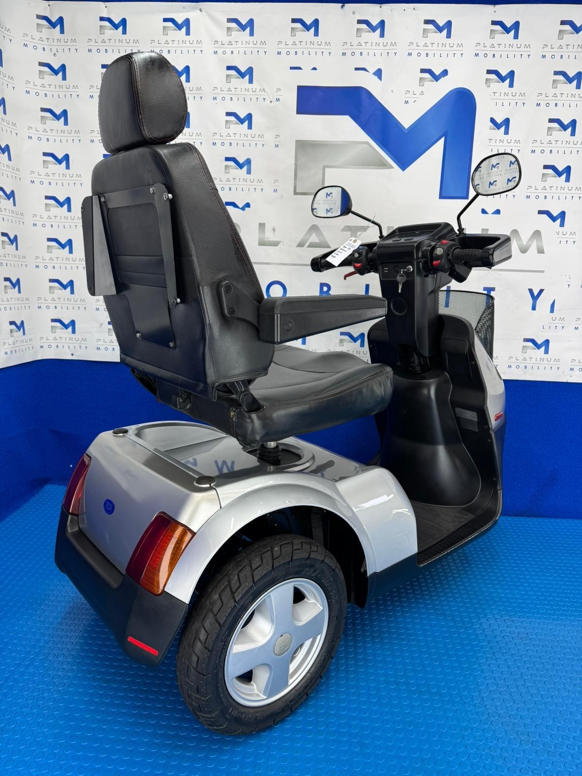 TGA Breeze S3 8MPH LARGE Mobility Scooter All Terrain *1990