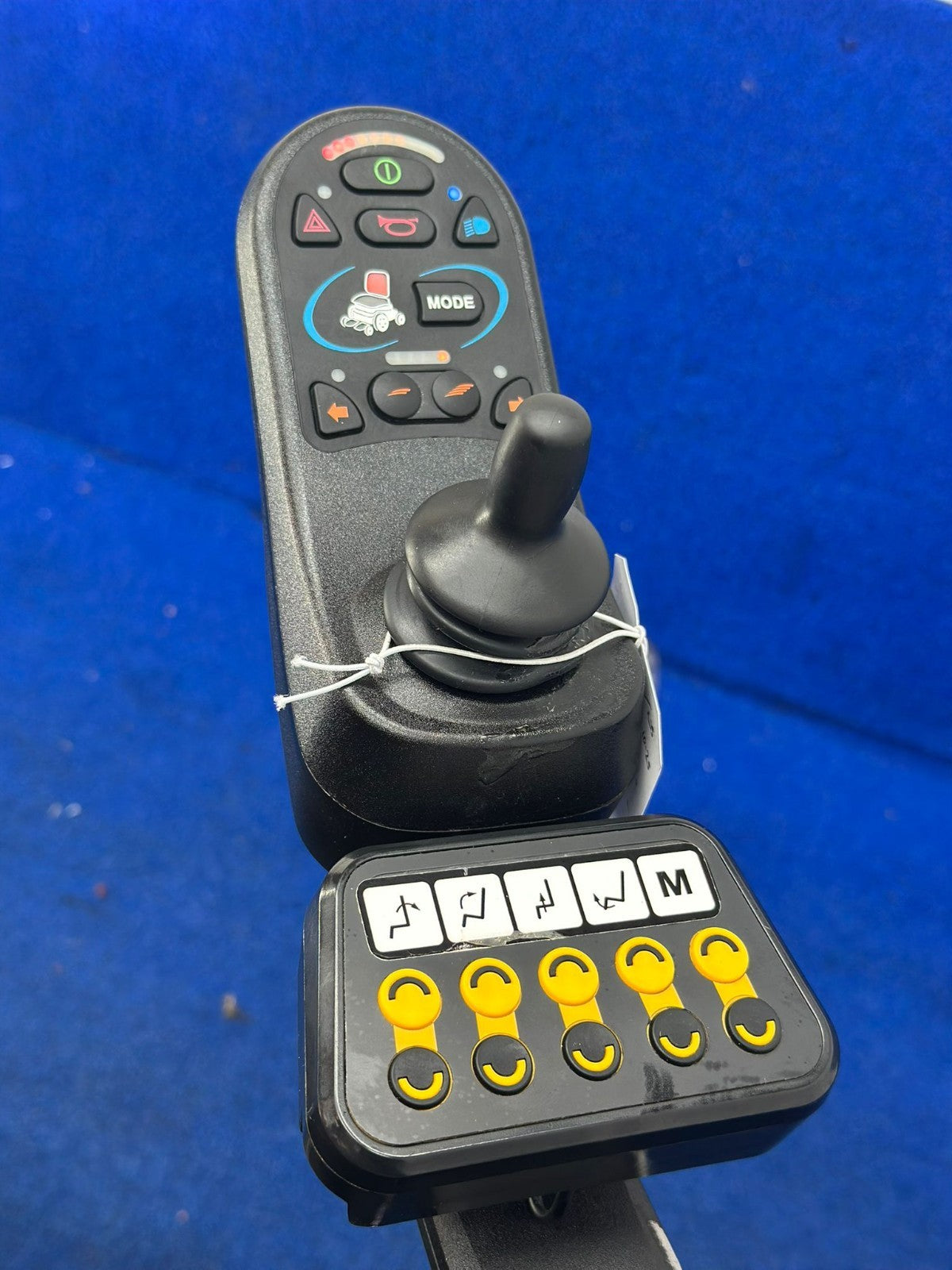 CUSTOM Sunrise Quickie Q500 M Powerchair – 6mph Riser Electric Wheelchair (1586)