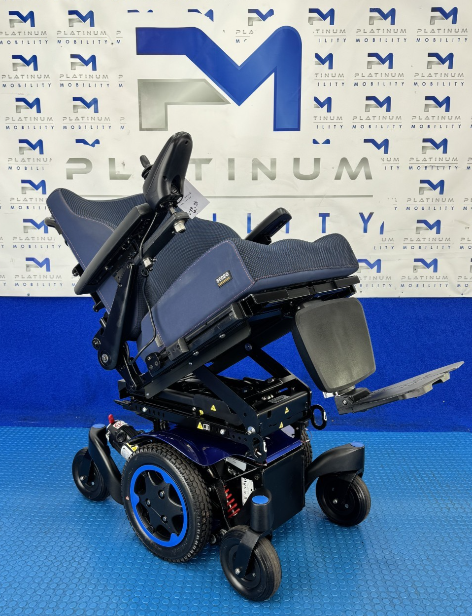 Sunrise Quickie Q300 Mini – 4mph Rise and Tilt Electric Wheelchair 1672