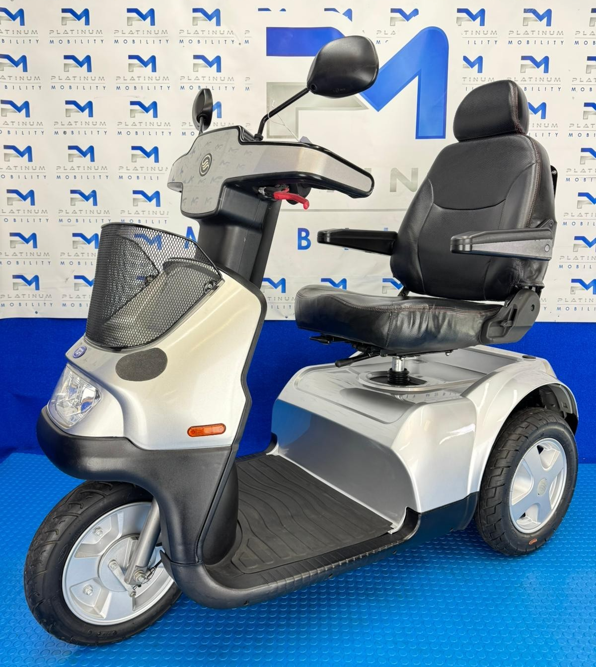TGA Breeze S3 8MPH LARGE Mobility Scooter All Terrain *1990