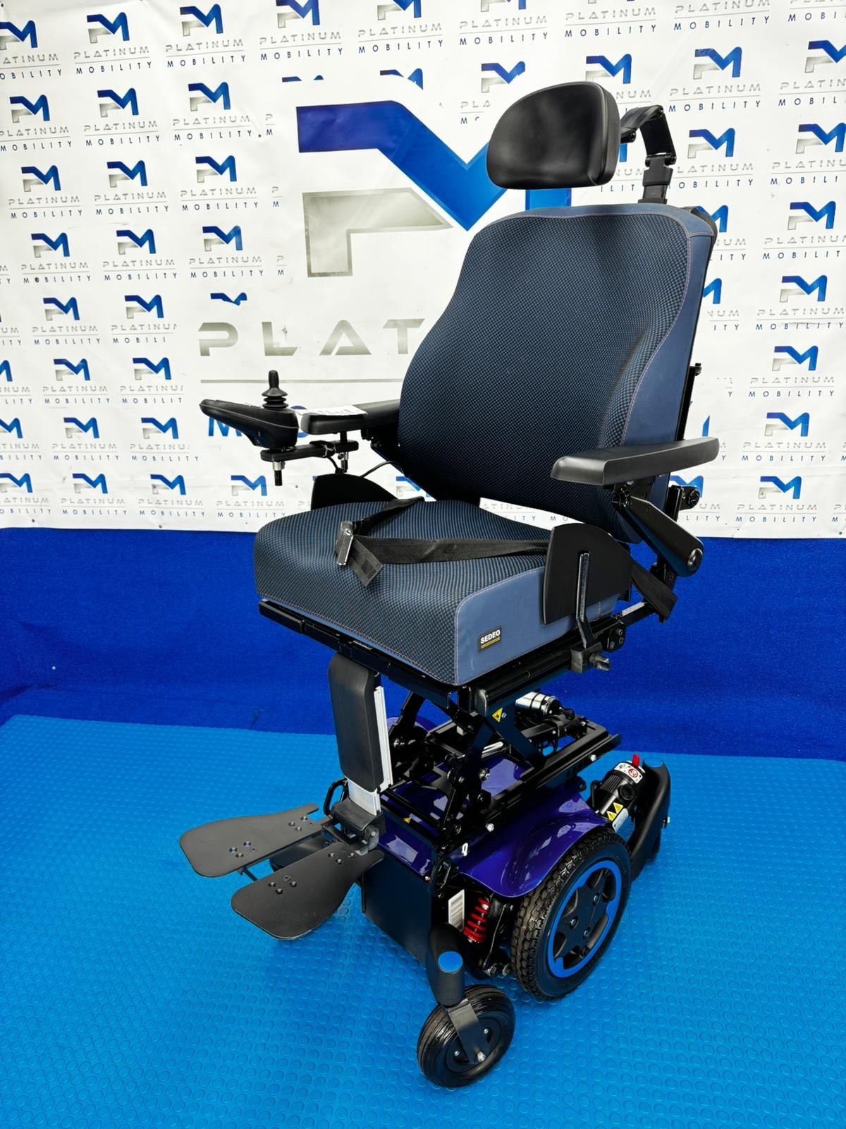Sunrise Quickie Q300M Mini Powerchair 4 mph Riser Electric Wheelchair (1903)